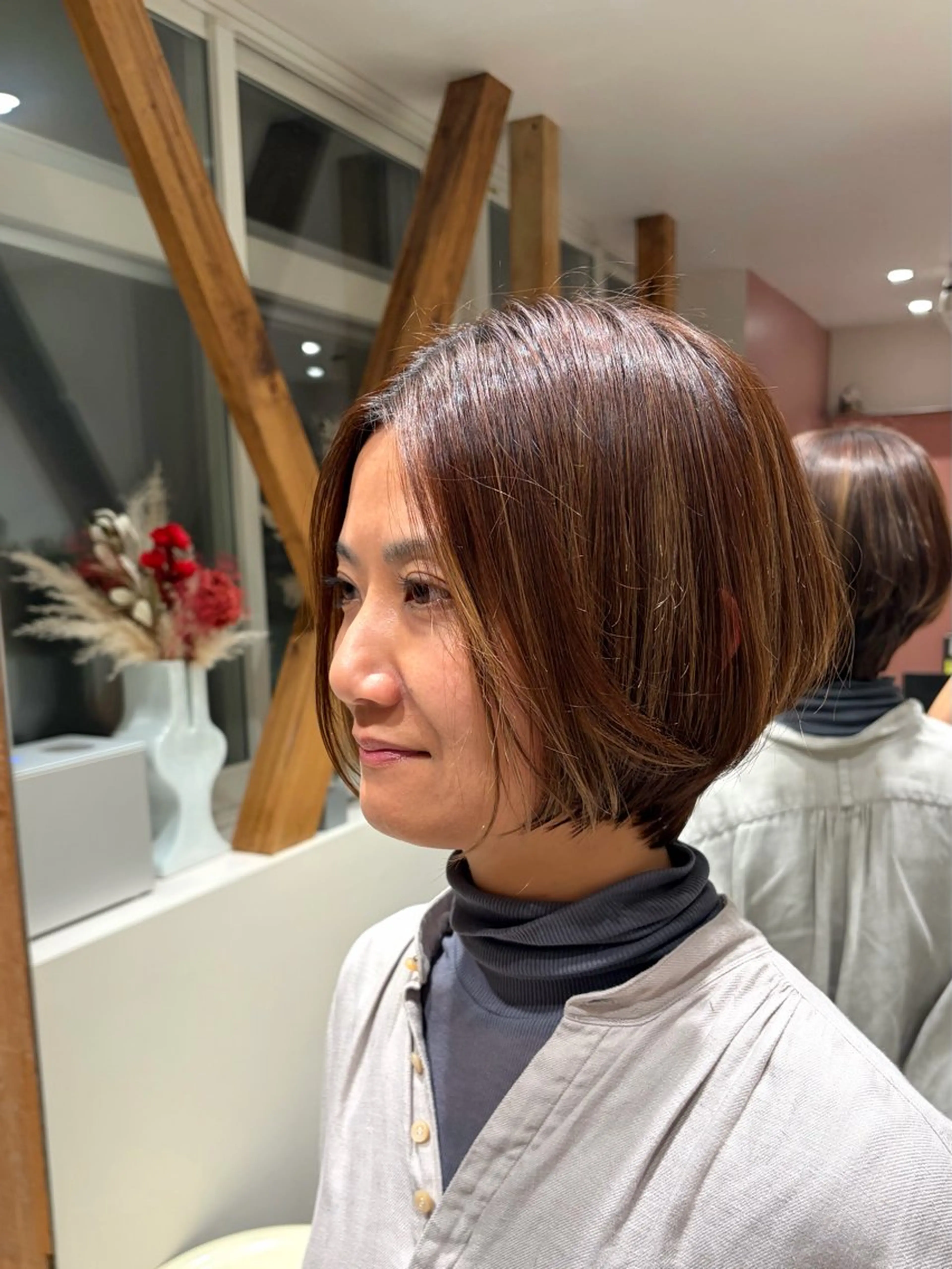 ショート ボブ ハイライト しまうち まいのヘアスタイル