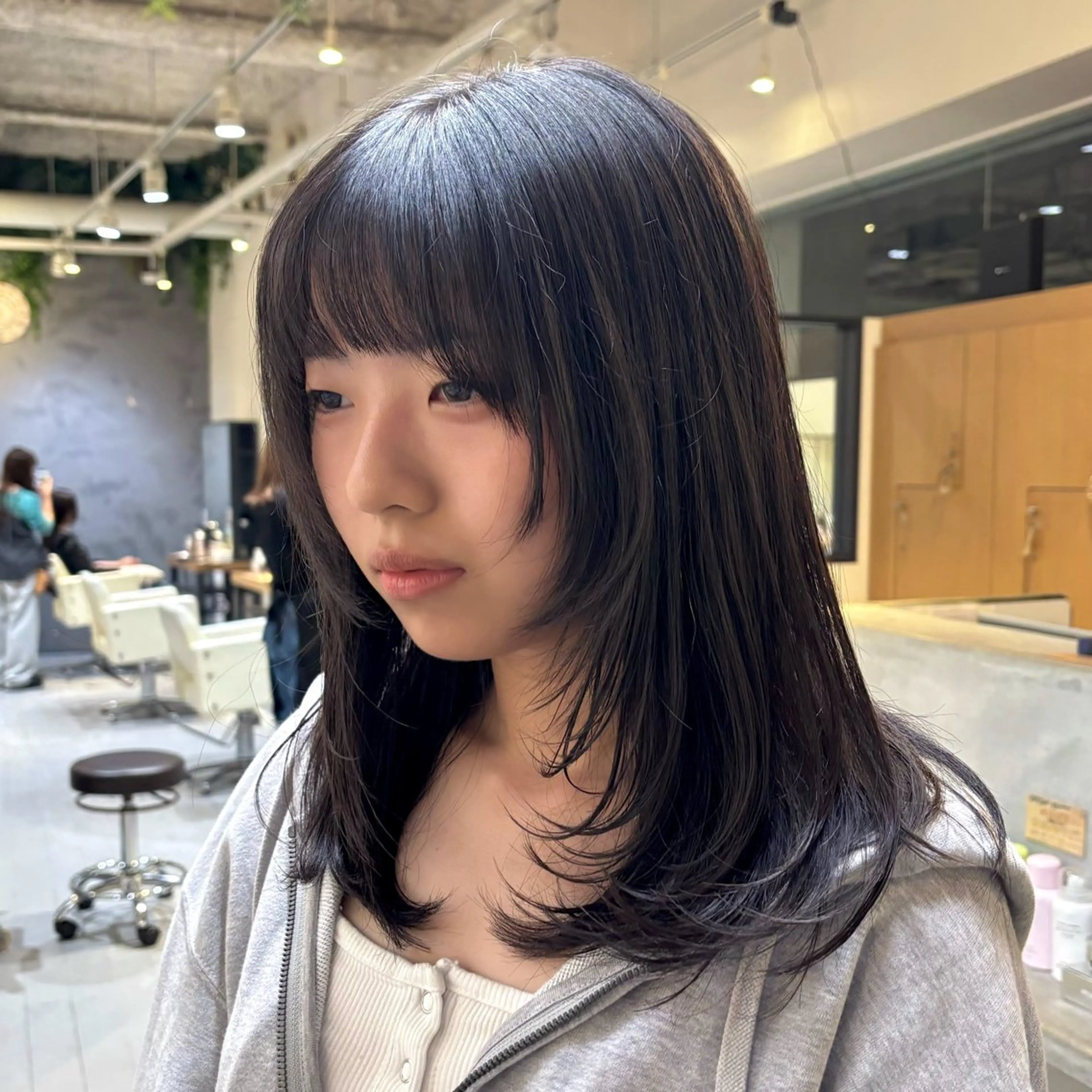 ミディアム レイヤーカット カット MASHU Grandvase所属・めい/透明感カラー /レイヤー/ボブのヘアスタイル