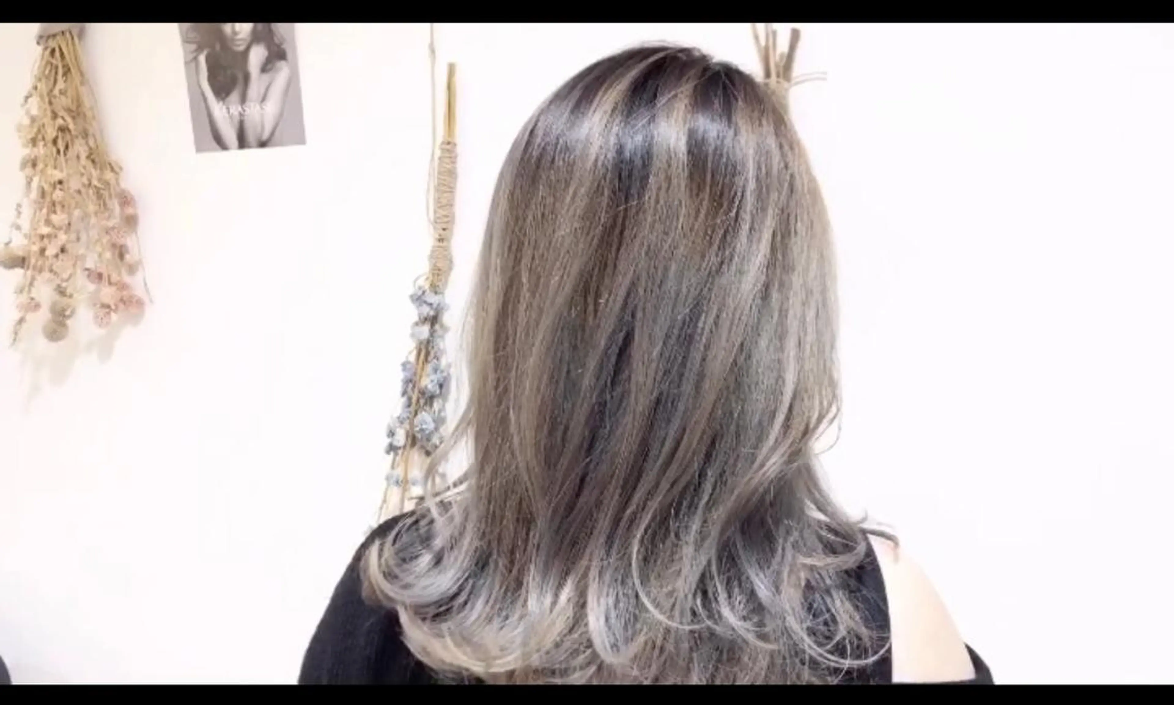 ロング カラー バレイヤージュ ブリーチ グレージュ レイヤーカット 門田 恭弥のヘアスタイル