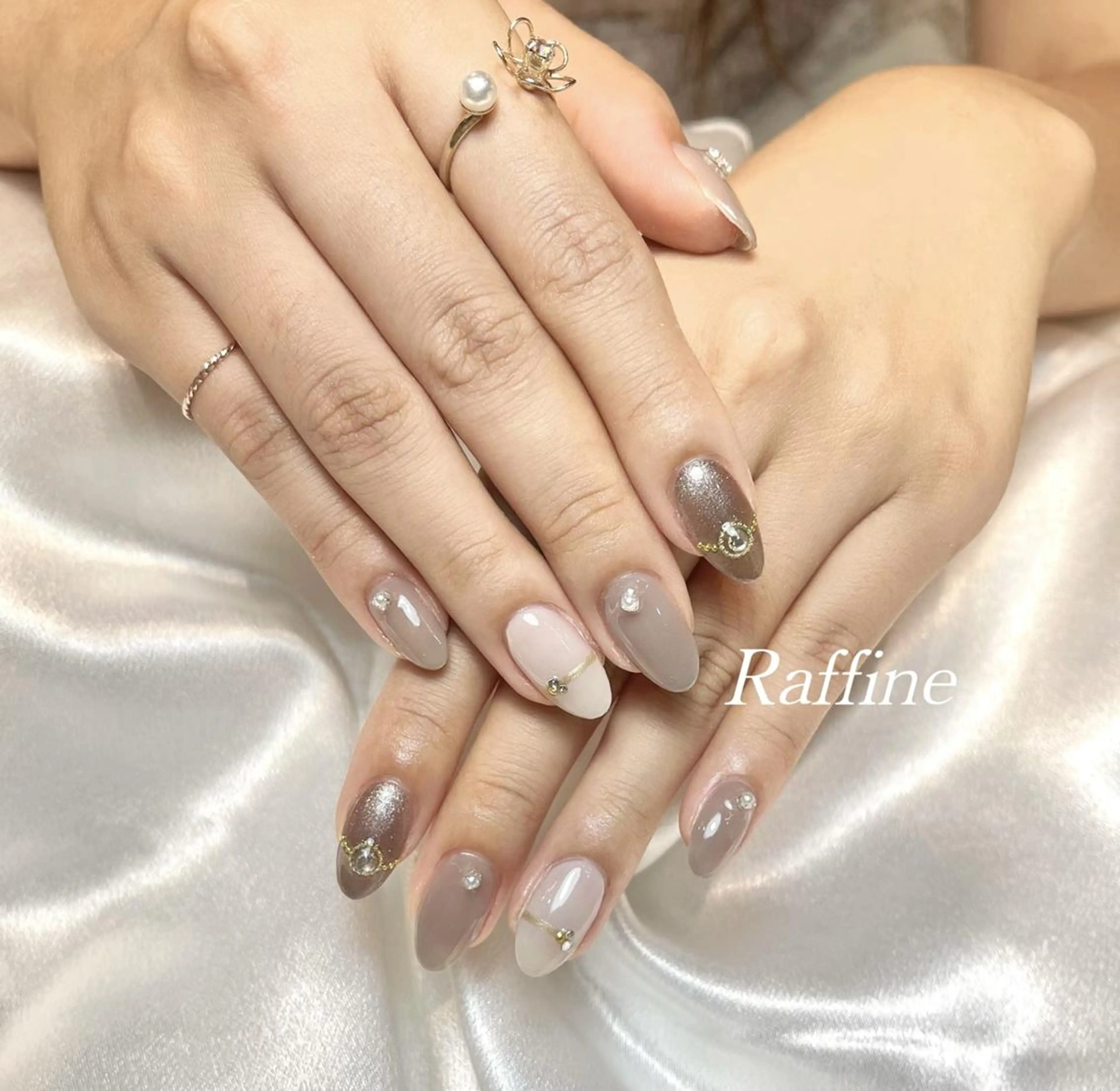 ネイル RAFFINE 月🦋🩵のネイルデザイン