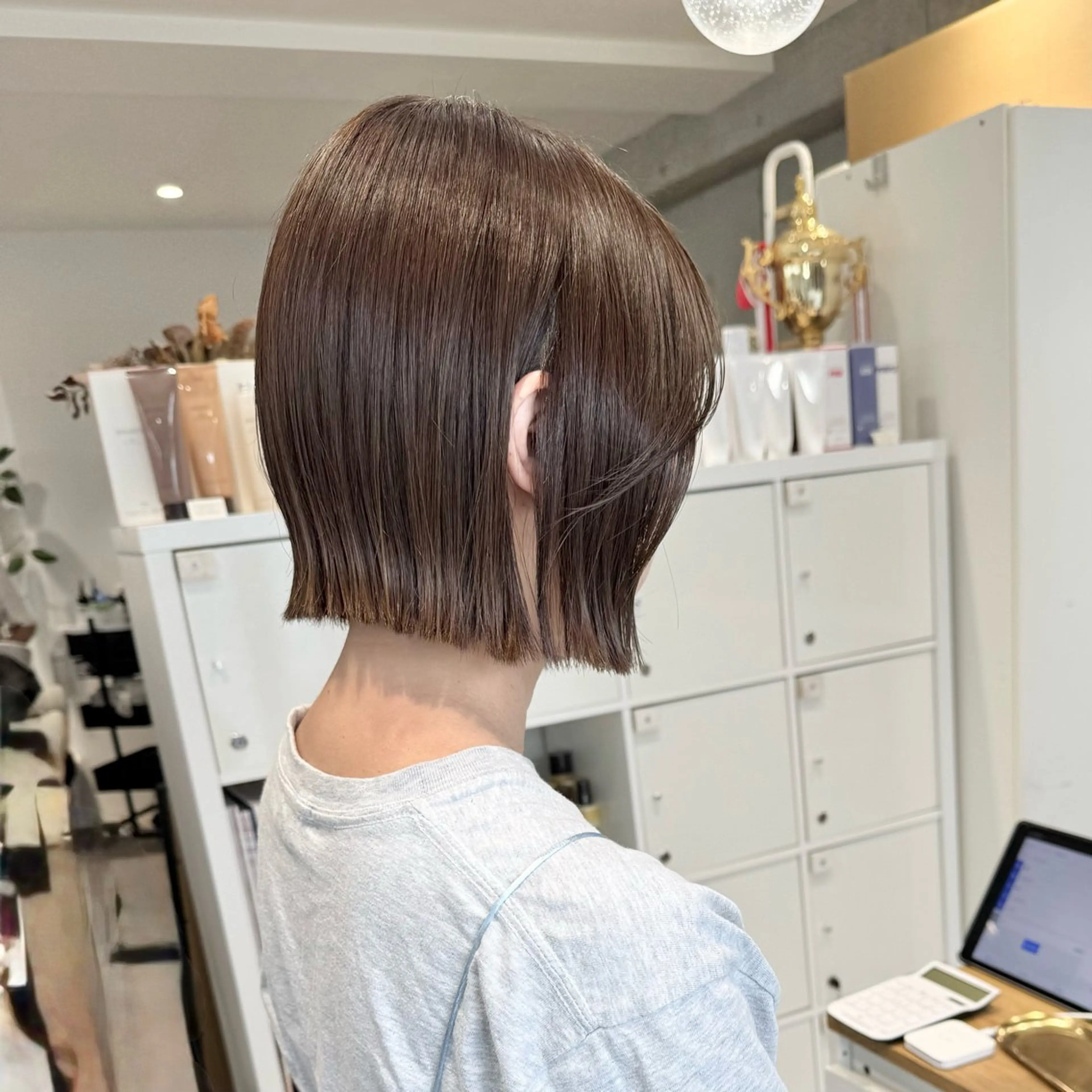 ショート 切りっぱなしボブ ボブ カット ヘアカラー トリートメント 会田有紀 /切りっぱなしボブのヘアスタイル