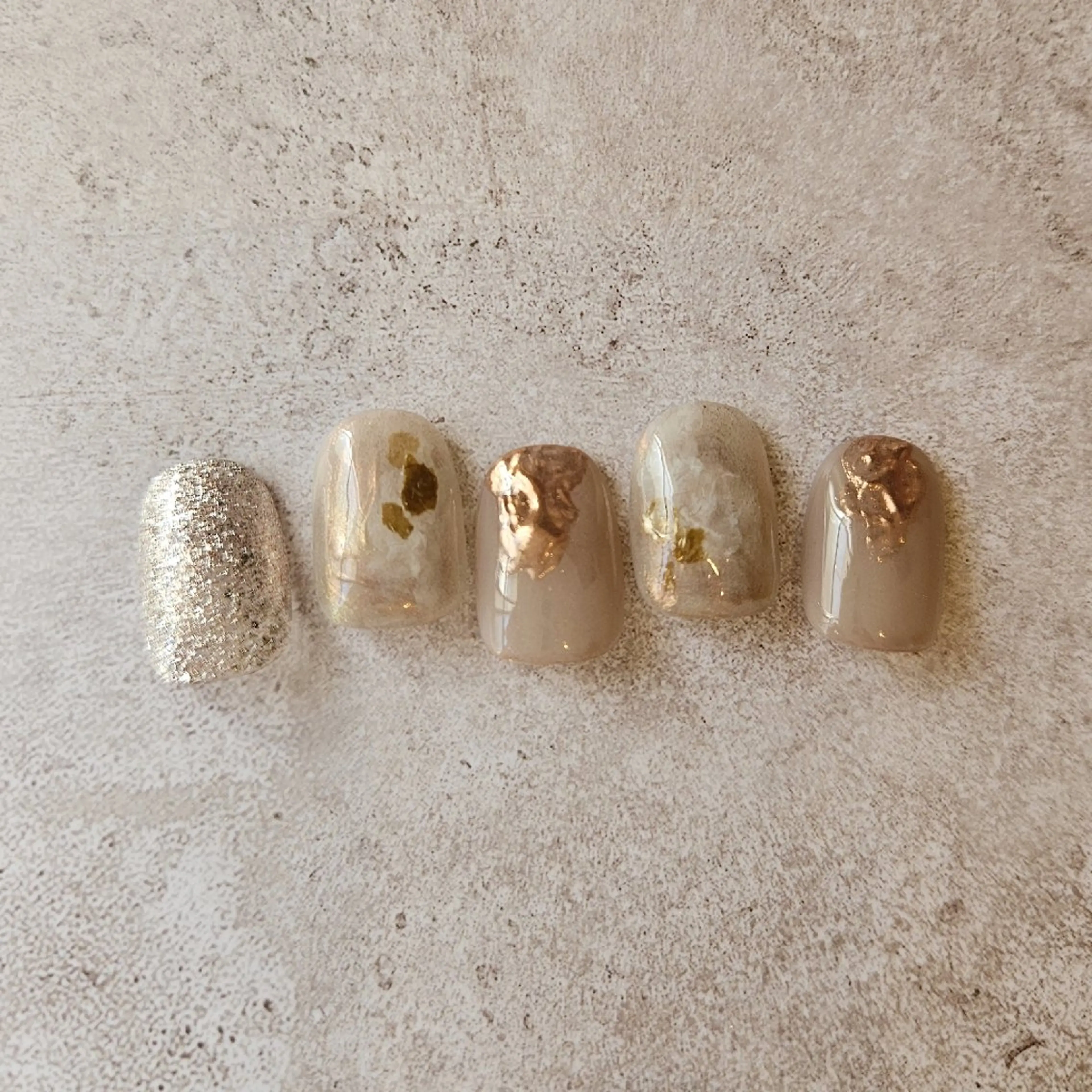 ネイル ジェルネイル キラキラネイル ニュアンスネイル パラジェル 冬ネイル ハンドネイル Nailsalon manoのネイルデザイン