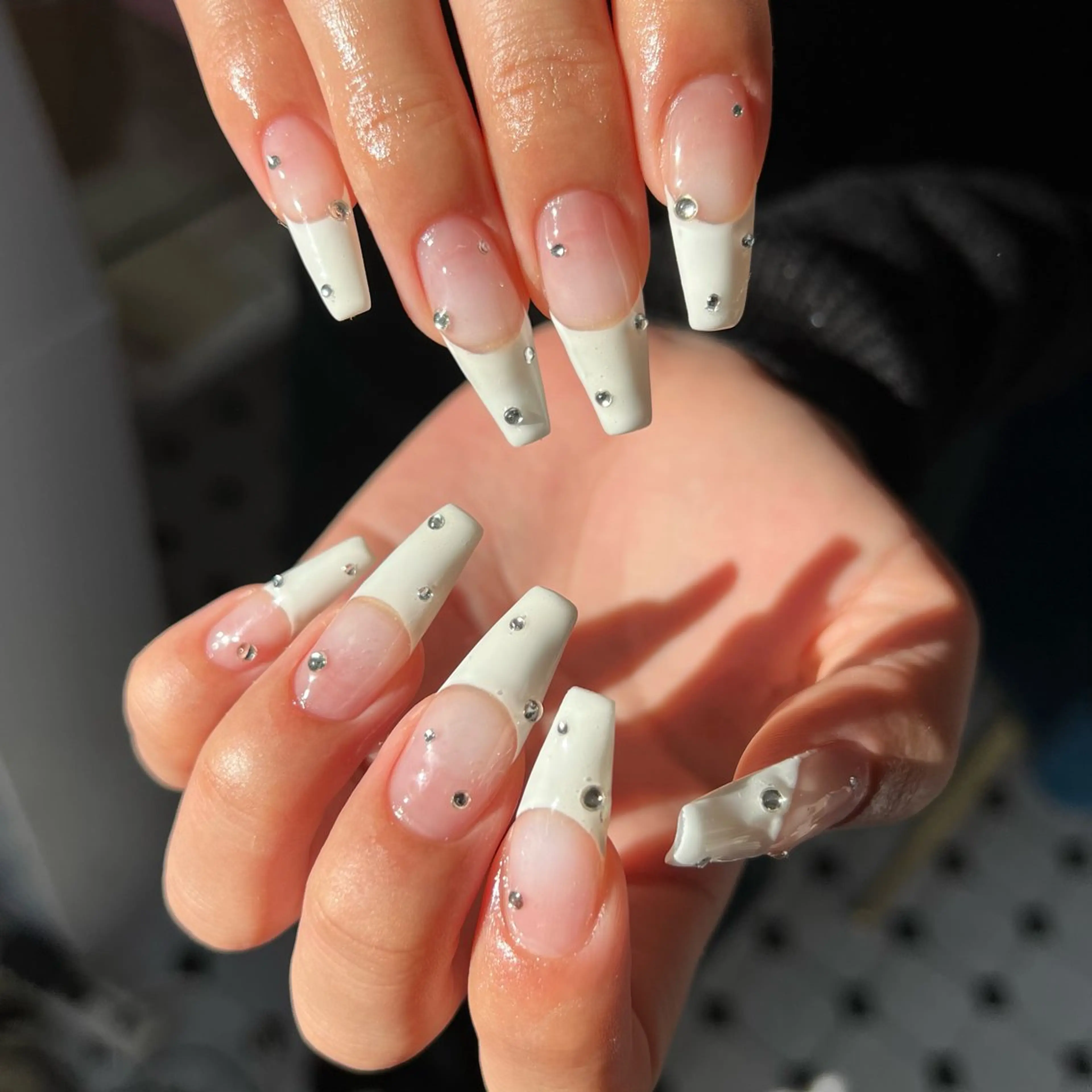 【ジェルオフ有】チップ10本フレンチ🖤の写真