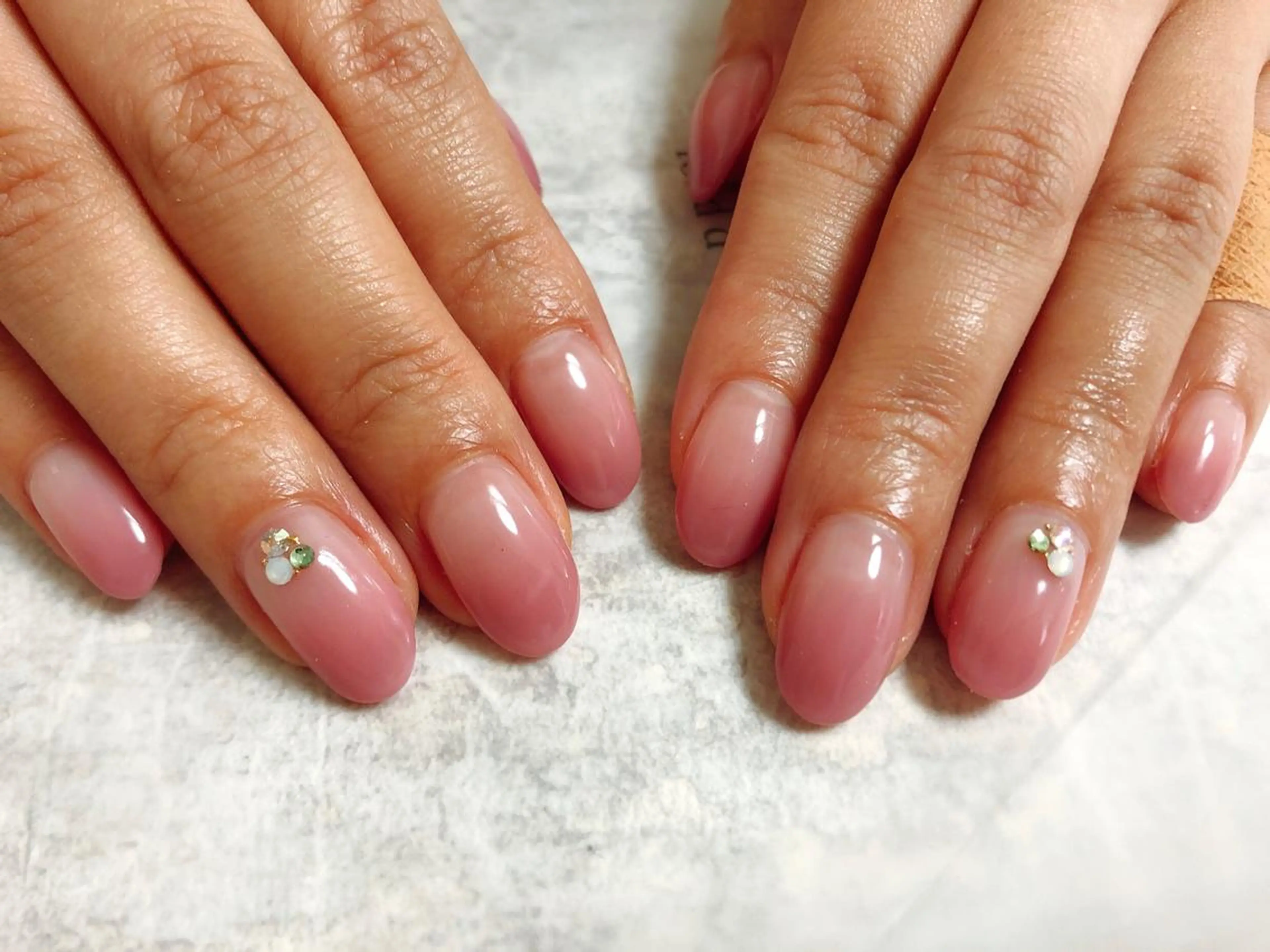 ネイル ストーンネイル Mogu nail 二子玉川のネイルデザイン