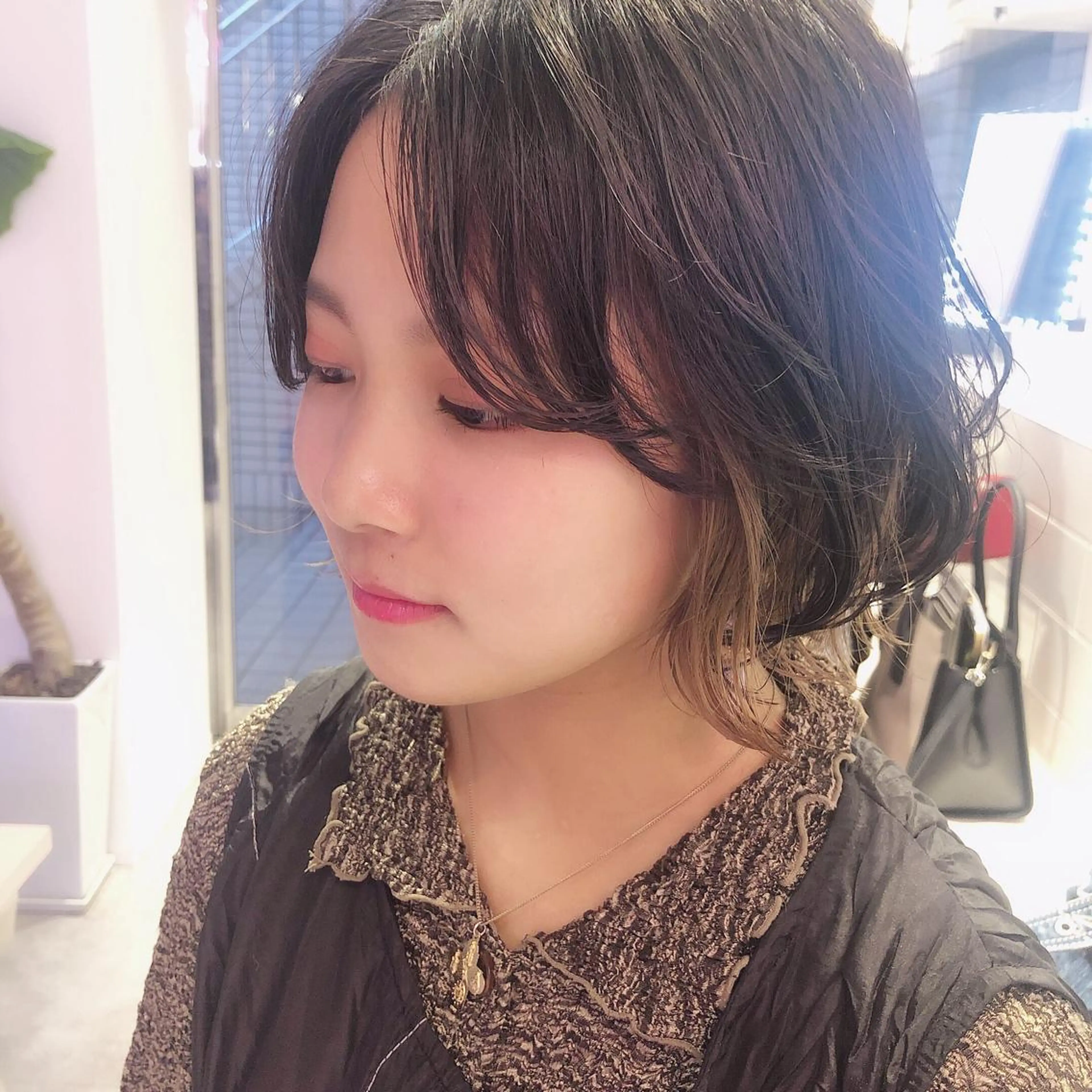 ショート カラー ベージュカラー ブリーチ ミルクティーベージュ ヘアカラー トリートメント 透明感カラー× レイヤーカット✨高梨のヘアスタイル