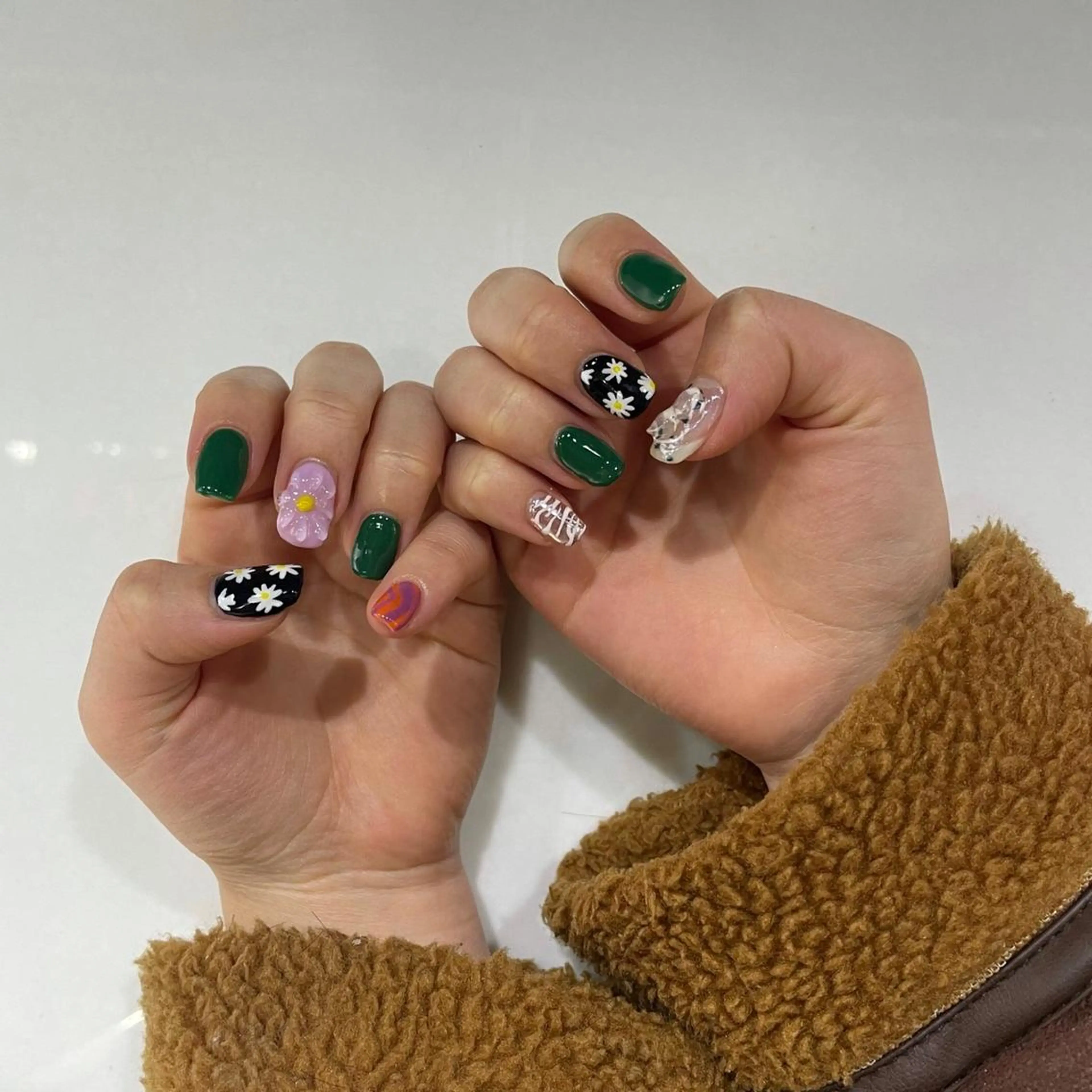 ネイル アートネイル ワンカラーネイル ぷっくりネイル メンズ/艶髪/カラー サクラ🌸のヘアスタイル