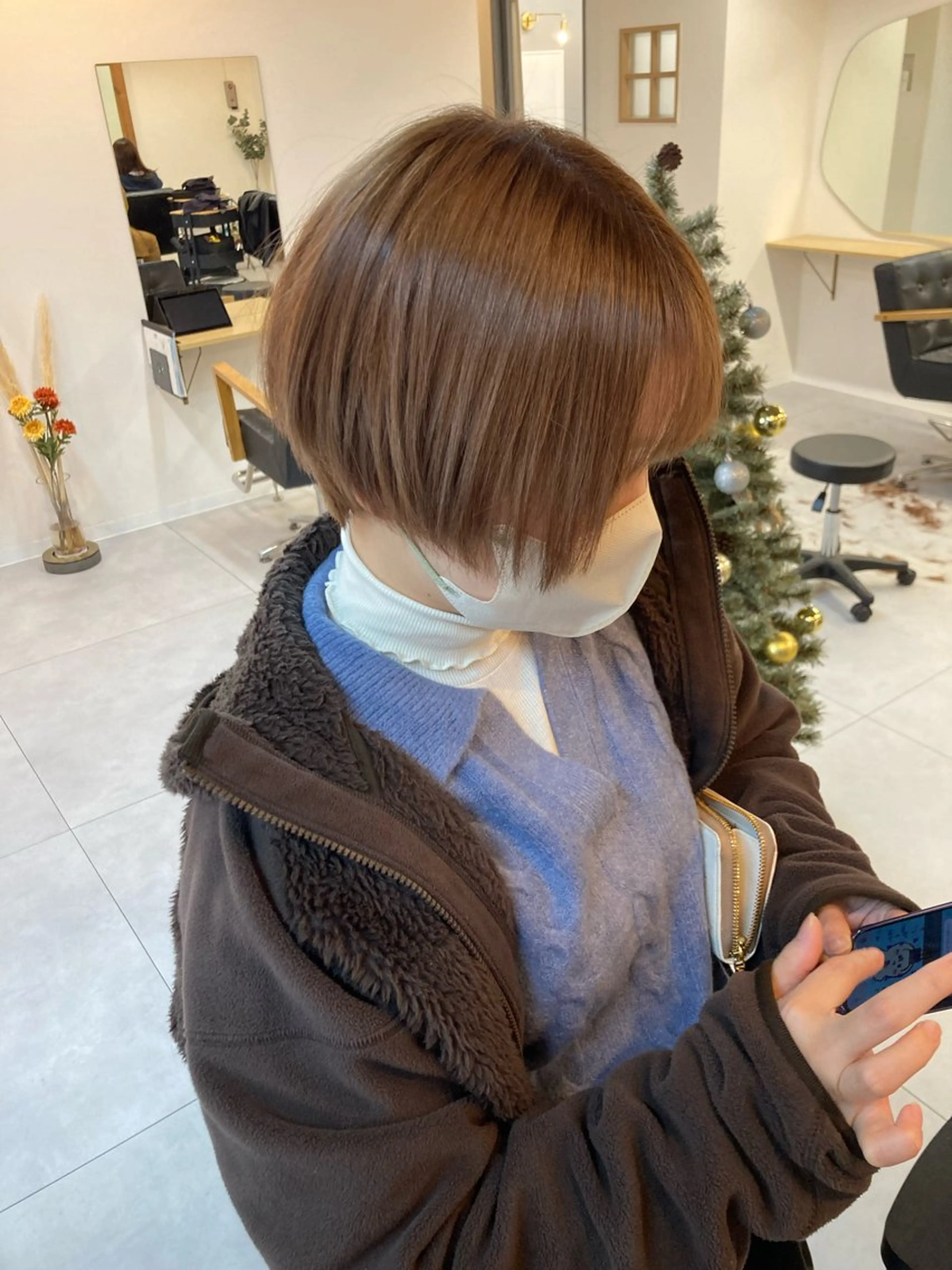 ショート カラー ヘアカラー 三浦 寛都のヘアスタイル