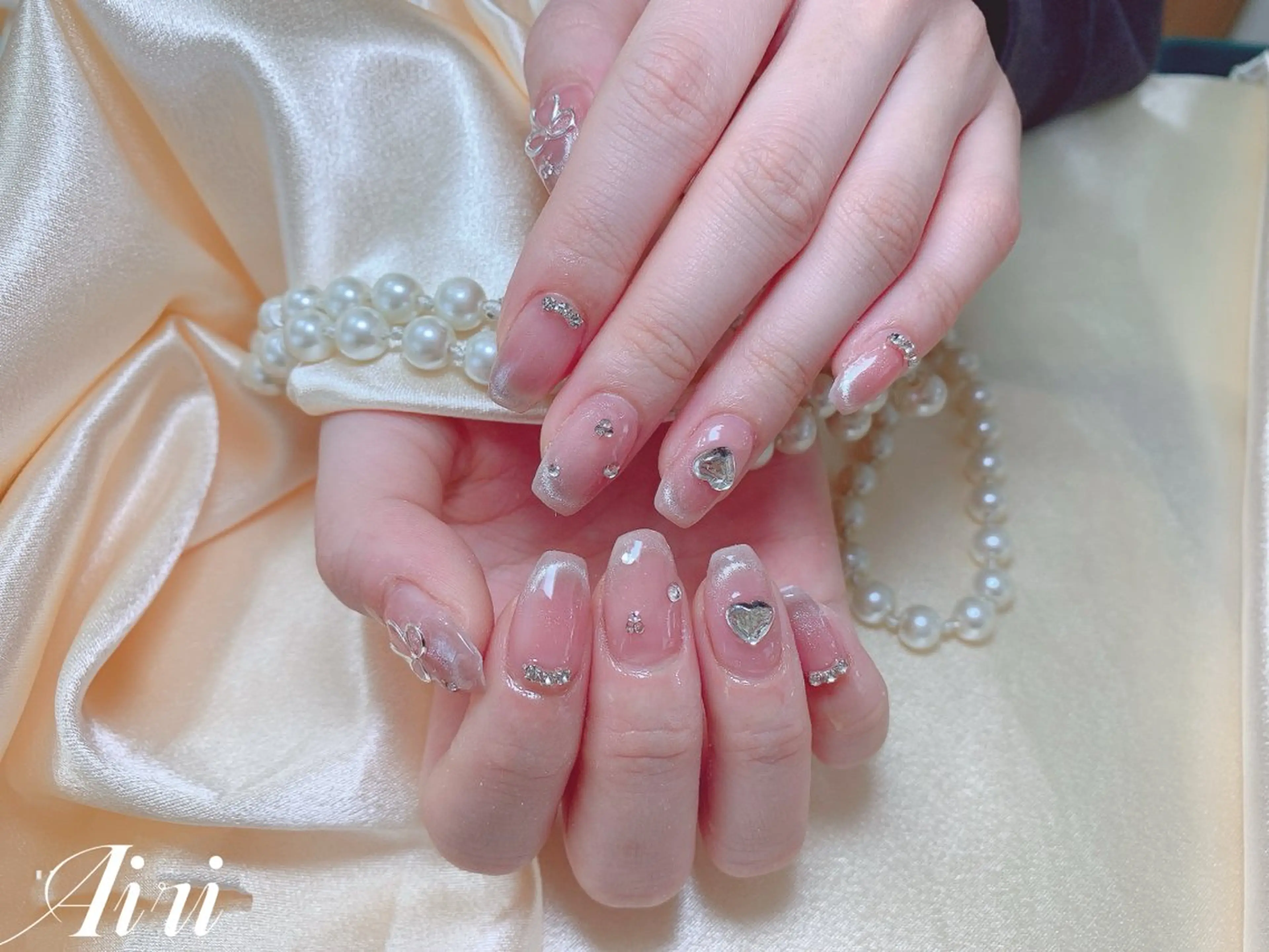 ネイル 桜ネイル フットネイル ジェルネイル ラメ(グリッター) ラメグラデーション ハンドネイル ネイルサロンAiri 長さ出し·シンプルのネイルデザイン