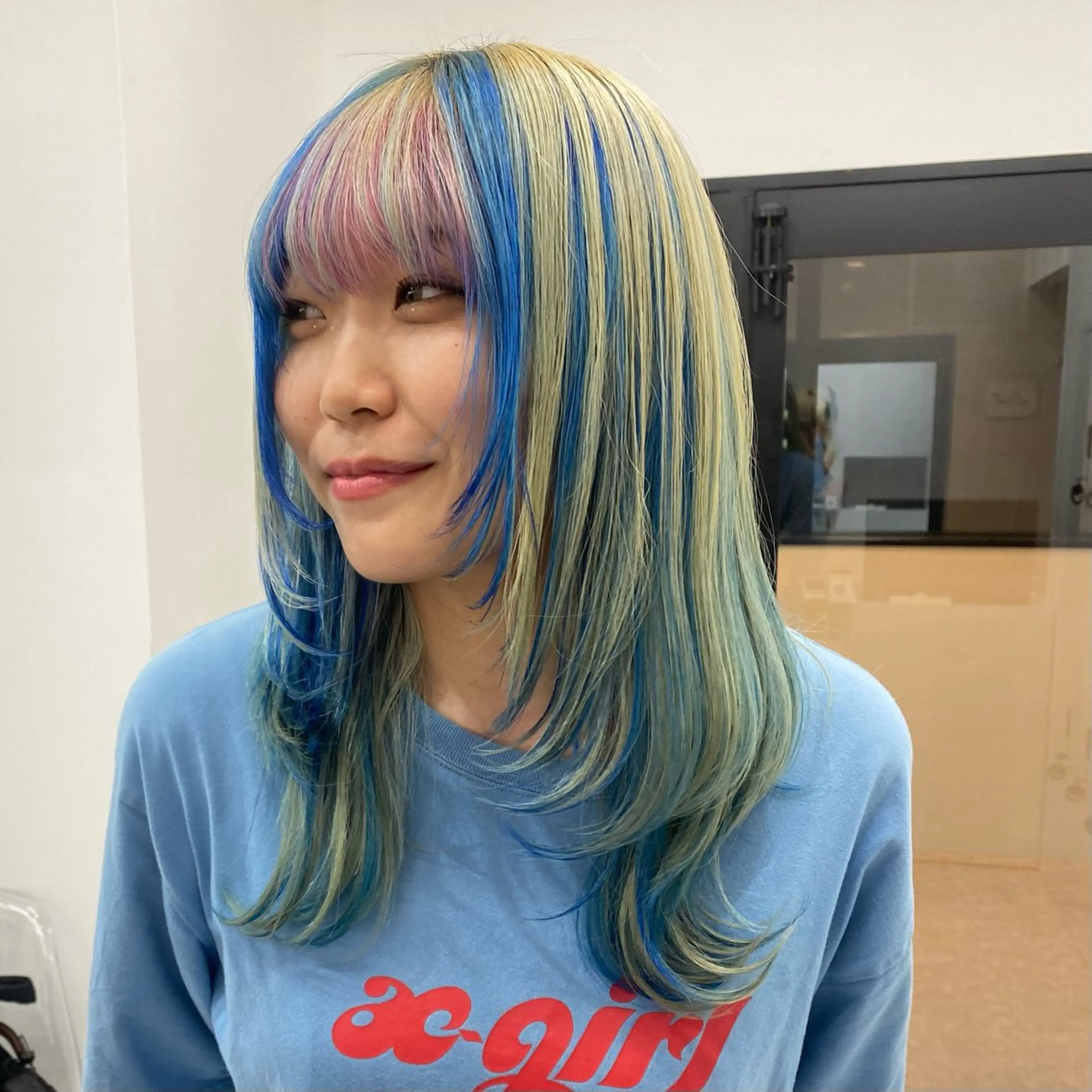 セミロング カラー ヘアアレンジ デザインカラー 𝐠𝐢𝐫𝐥𝐲 𝐦𝐨𝐝𝐞🖤のヘアスタイル