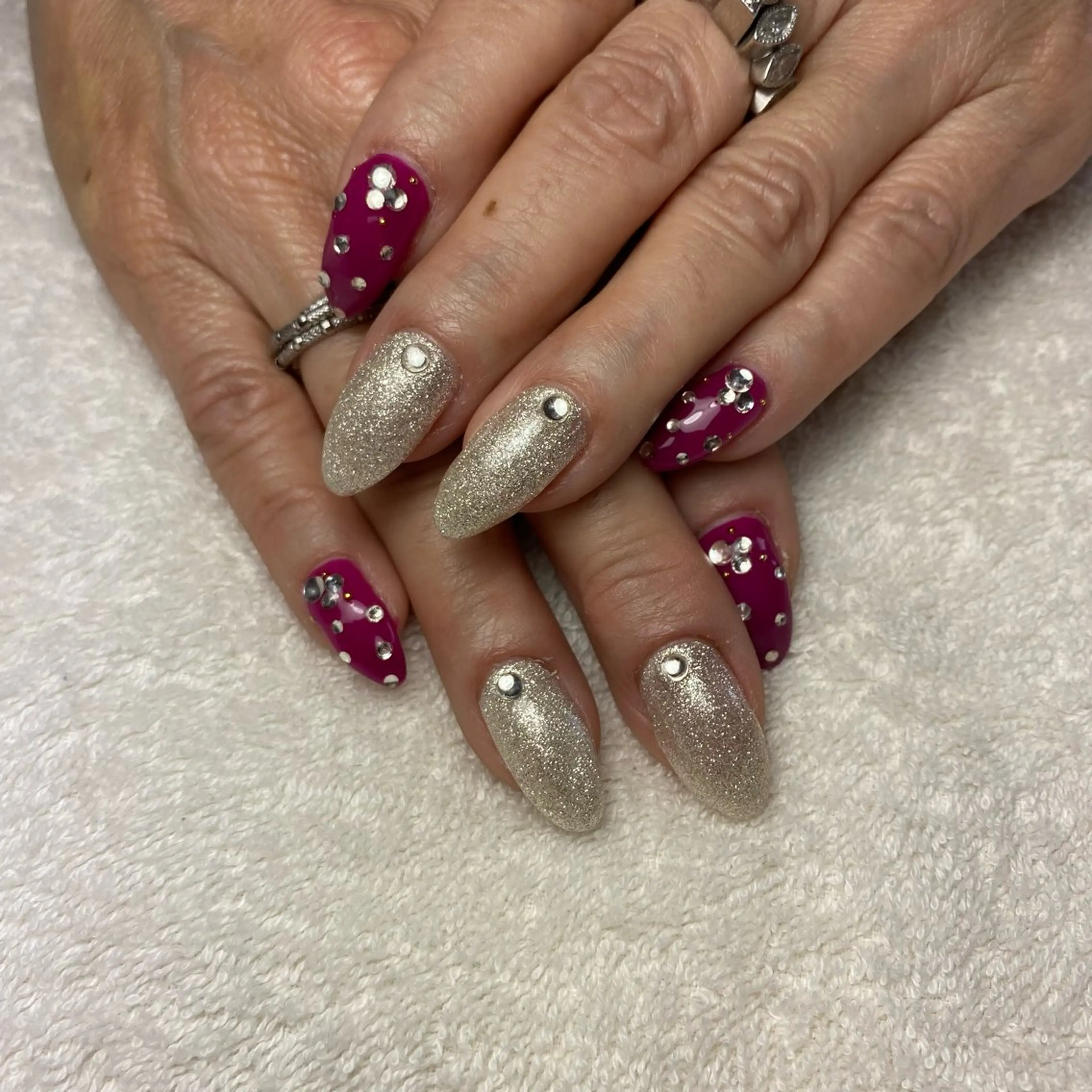 ネイル ロングネイル ハンドネイル COCO+所属・COCO +のエステ・リラクイメージ