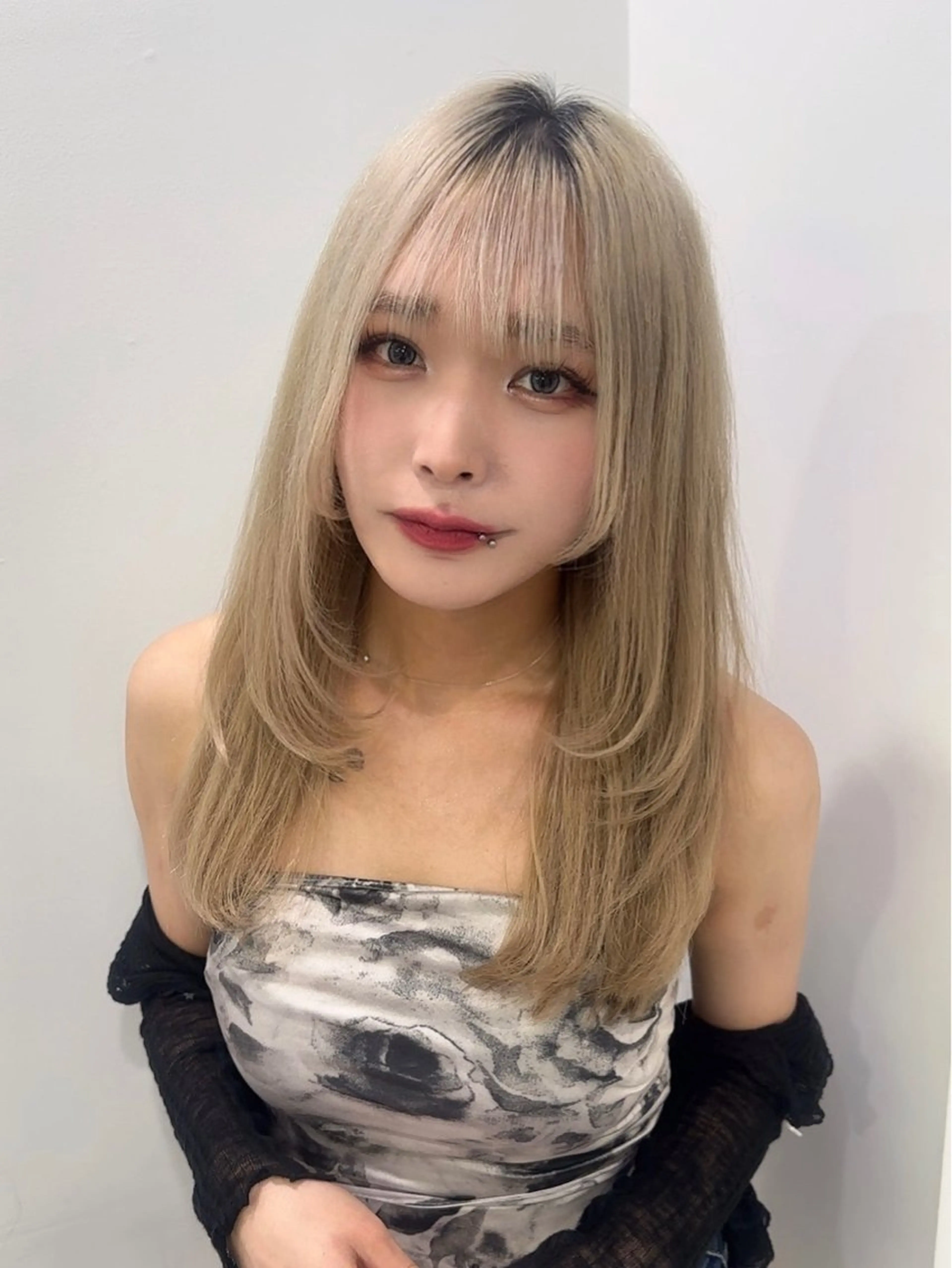 ロング カラー ヘアアレンジ カット ヘアカラー トリートメント ヘッドスパ ヘアセット 韓国レイヤーカット /韓国トレンドカラーのヘアスタイル