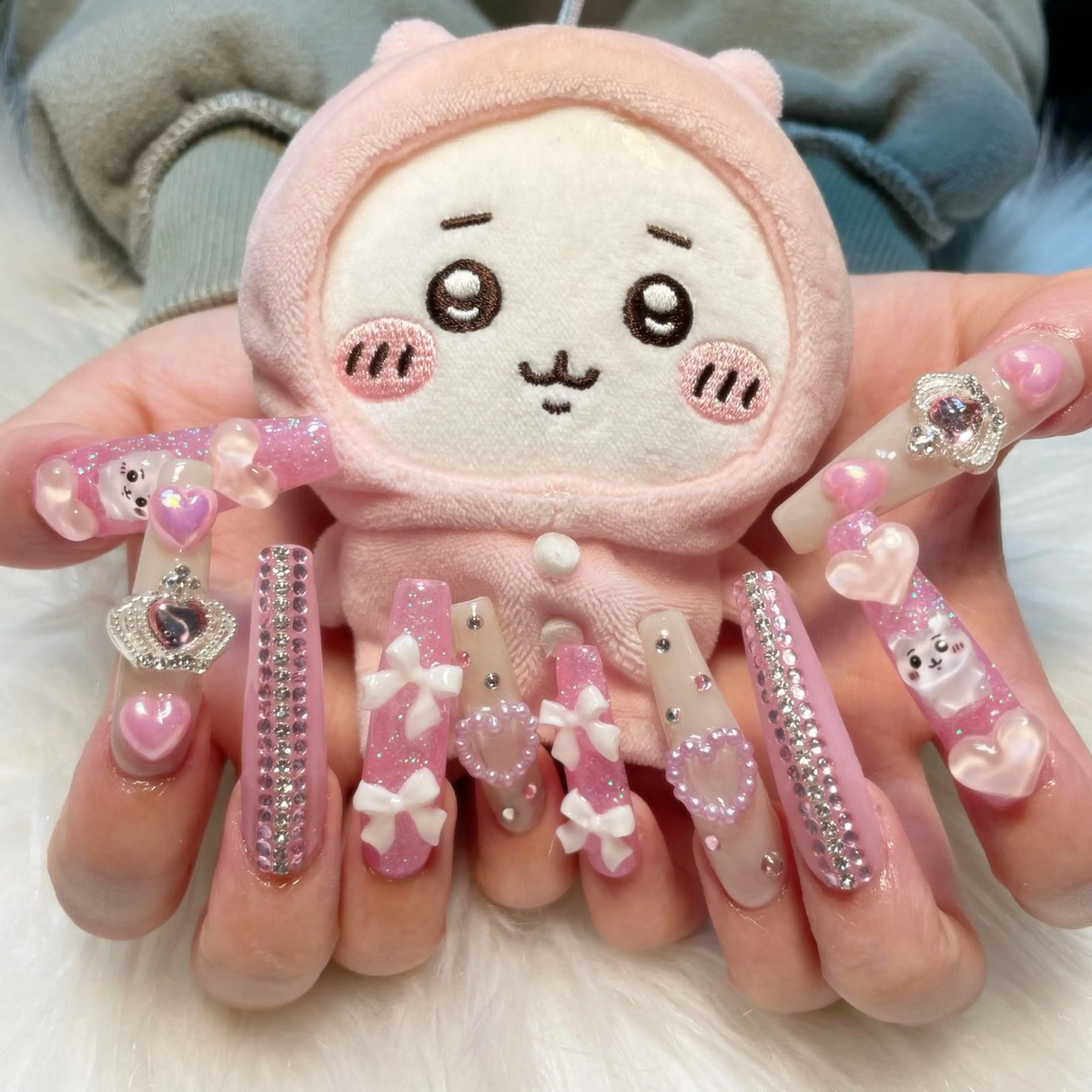 ネイル ハンドネイル ゴテゴテ💙ワンホン リオナのネイルデザイン