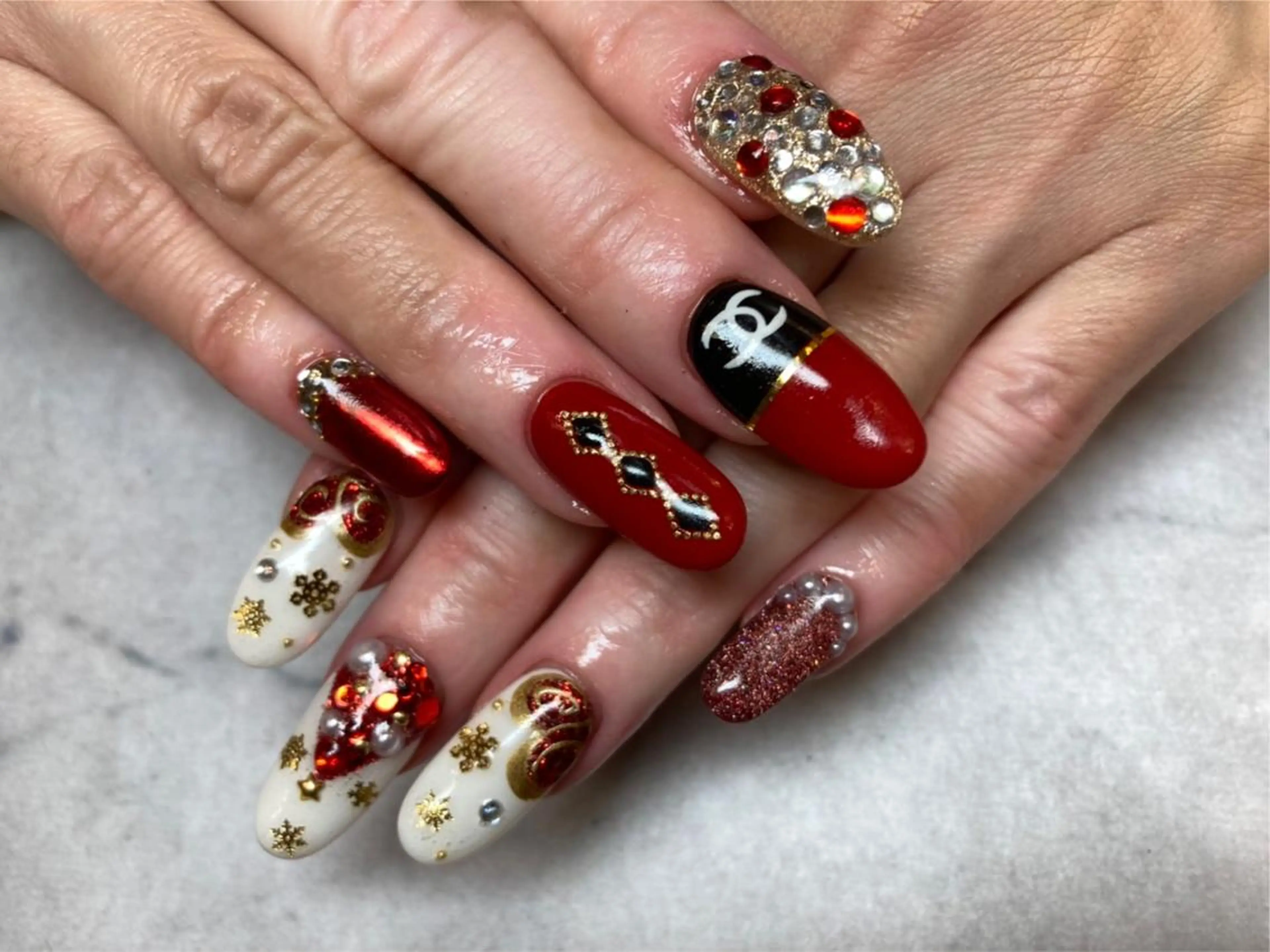 ネイル ネイルリボン 受付スタッフのネイルデザイン