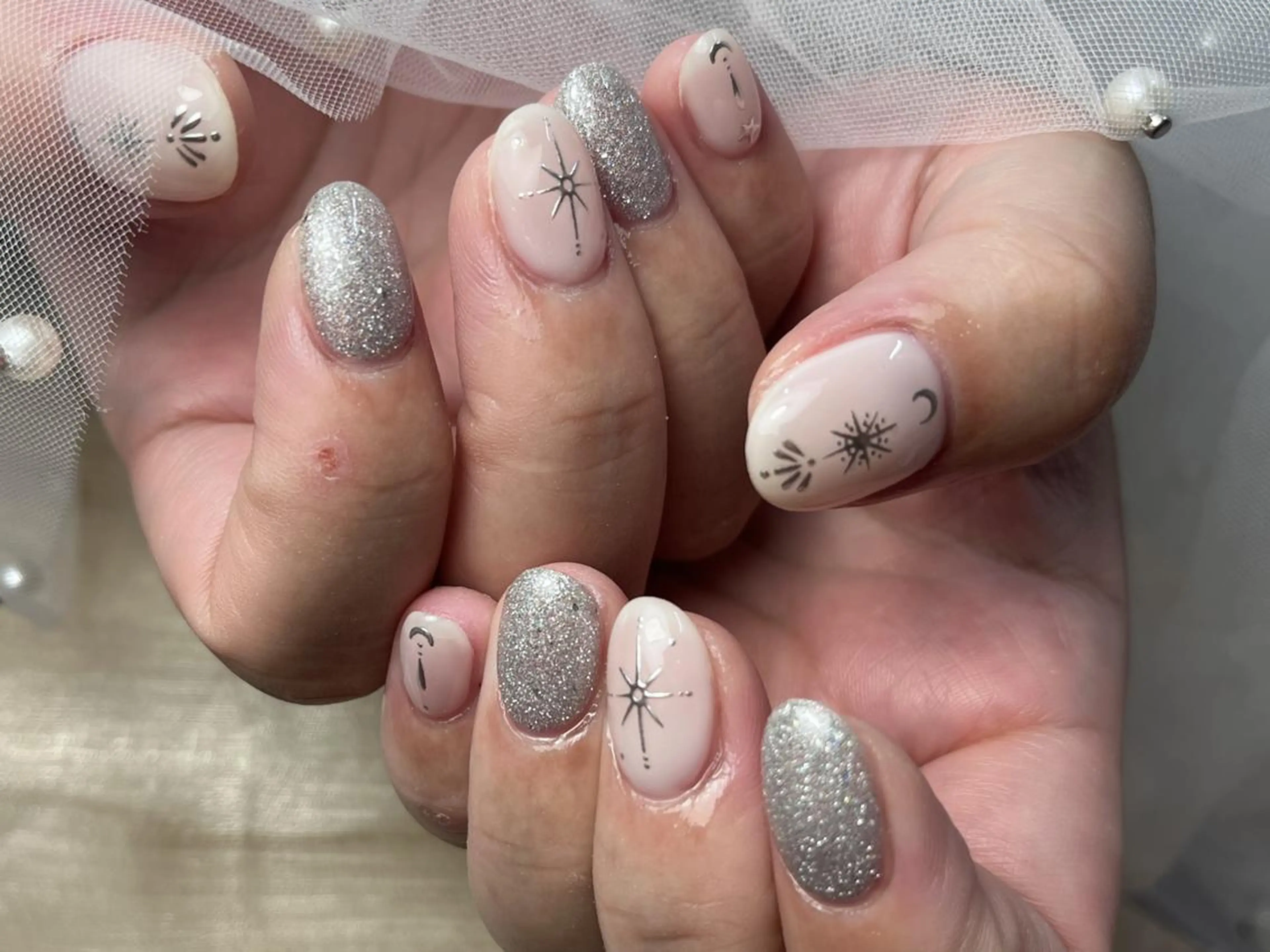 ネイル アートネイル ラメ(グリッター) シルバー ハンドネイル ToliyDeliy Nail Salonのネイルデザイン