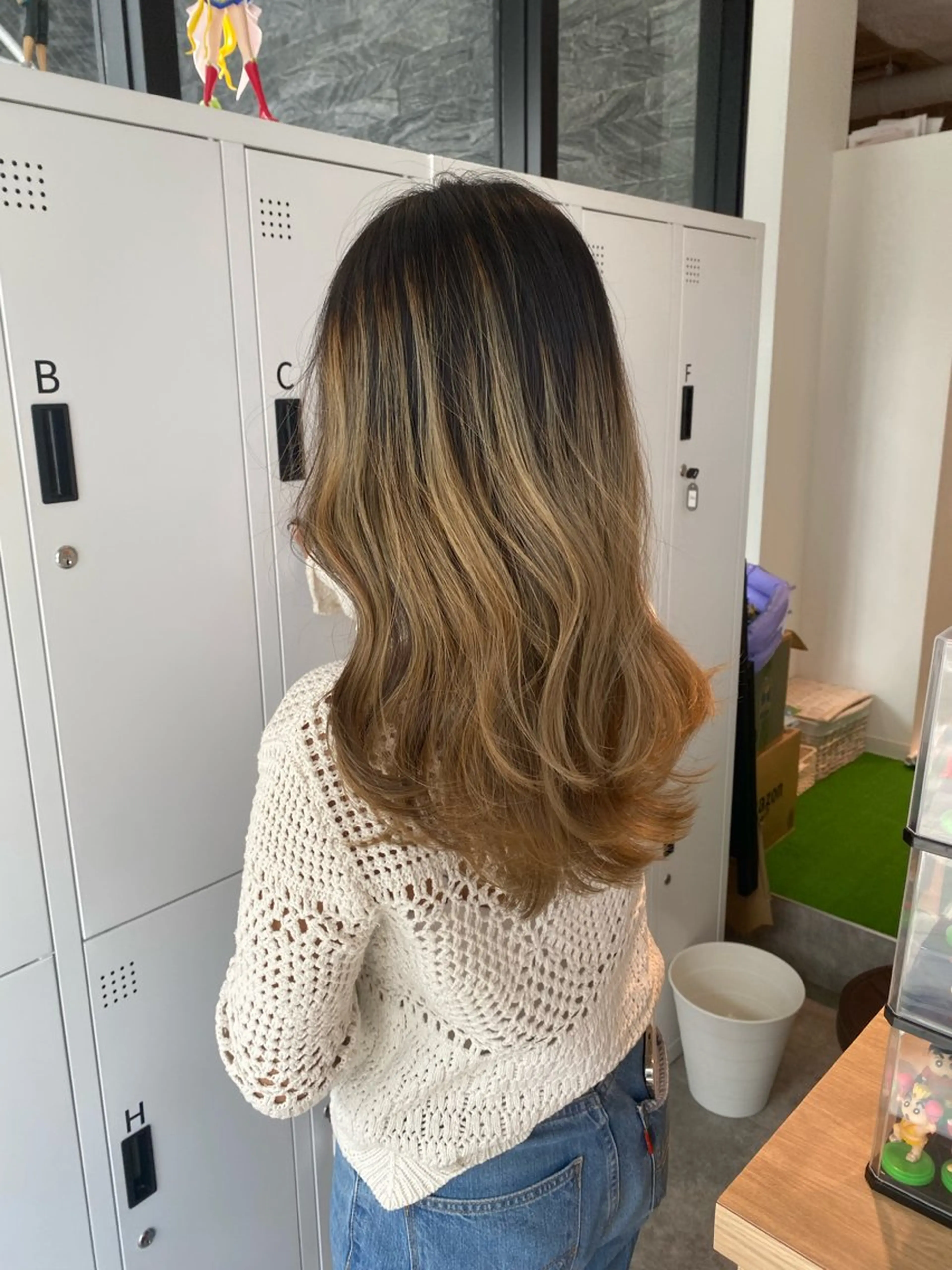 ロング カラー バレイヤージュ デザインカラー レイヤーカット カット ヘアカラー オスズ 🎀´-のヘアスタイル