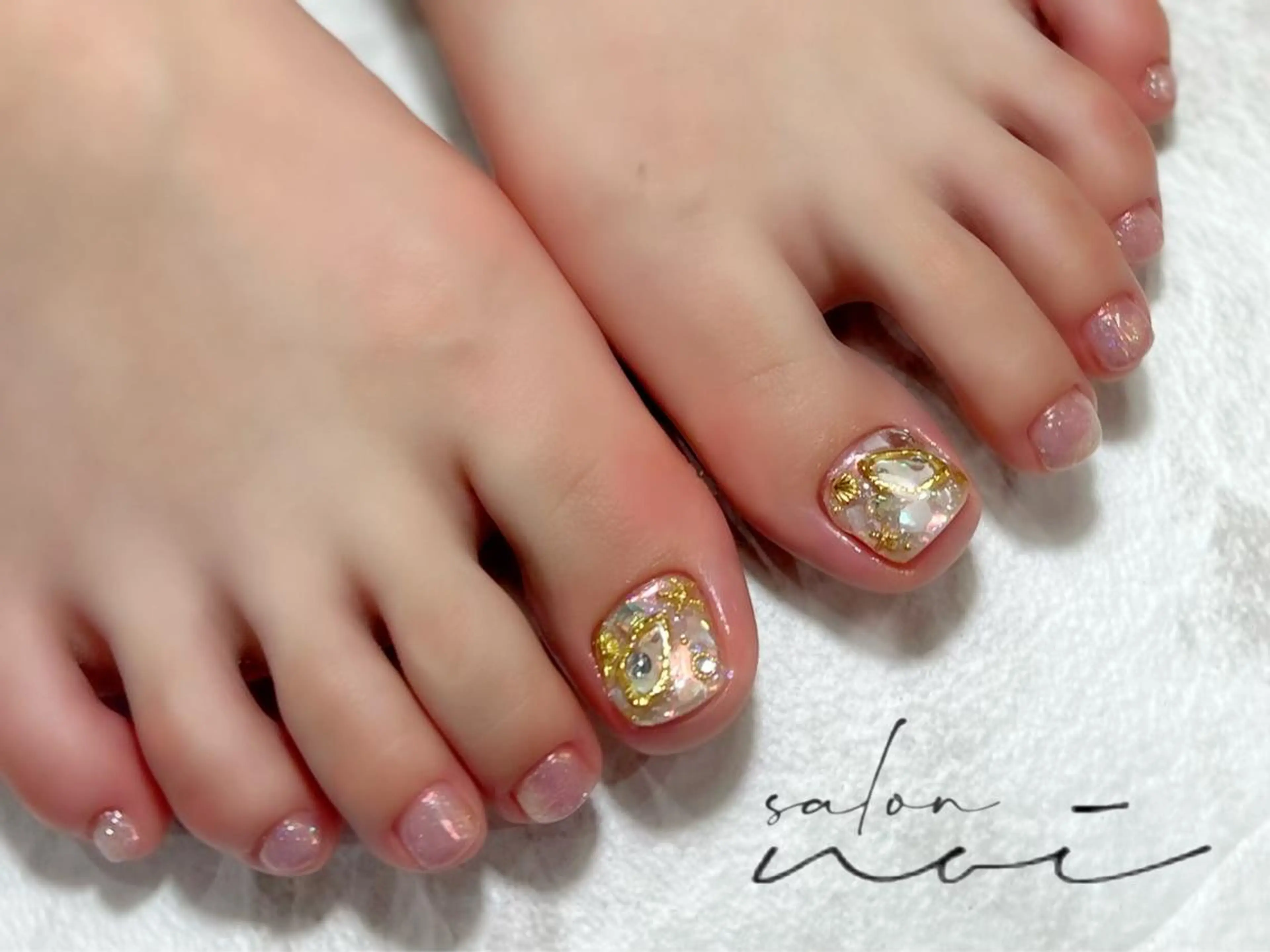 ネイル アートネイル ミラーネイル フットネイル salon noi所属・salon noiのネイルデザイン