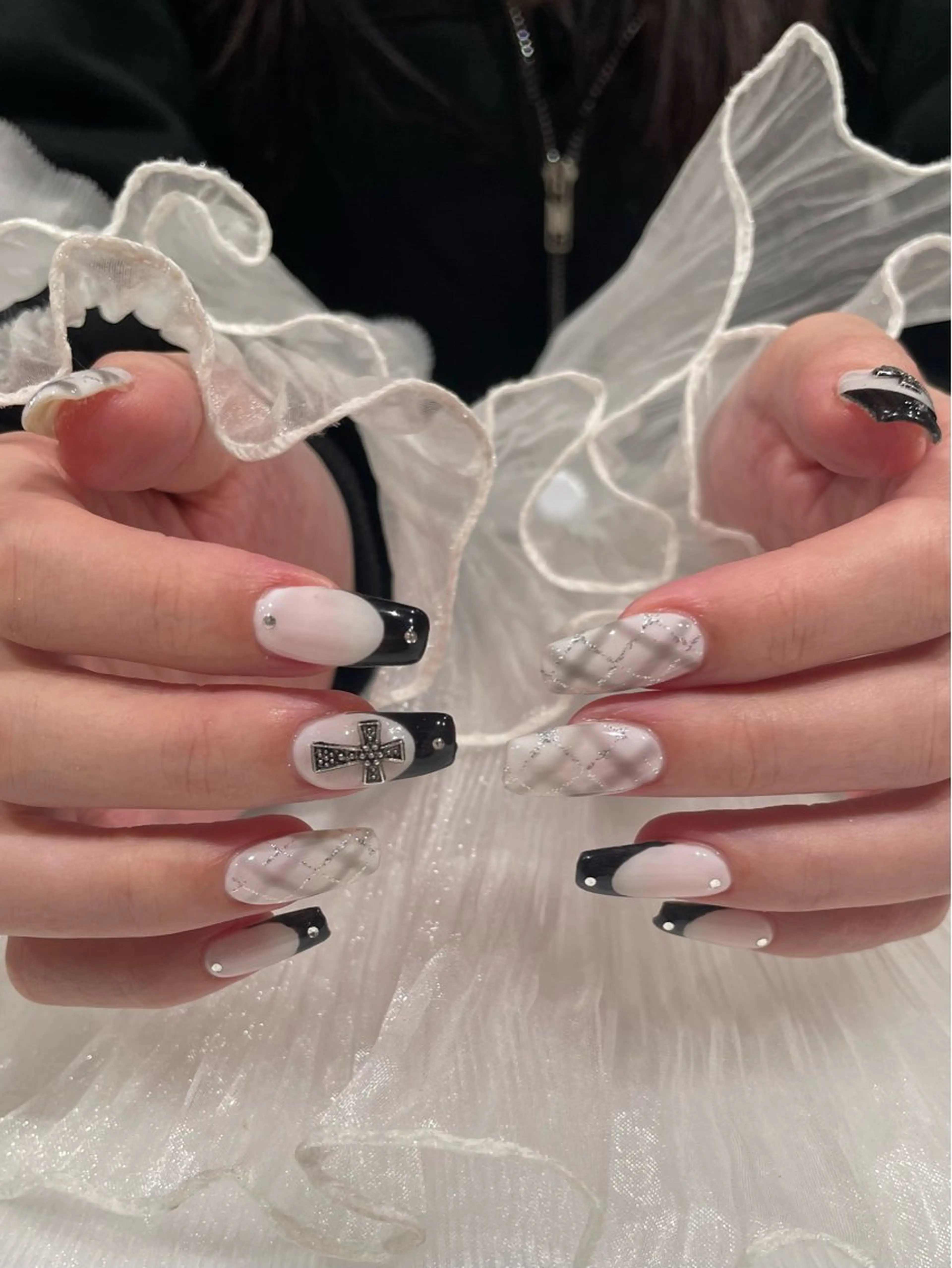 ネイル ハンドネイル ‪るか/‪透明感 カラー/アレンジのヘアスタイル