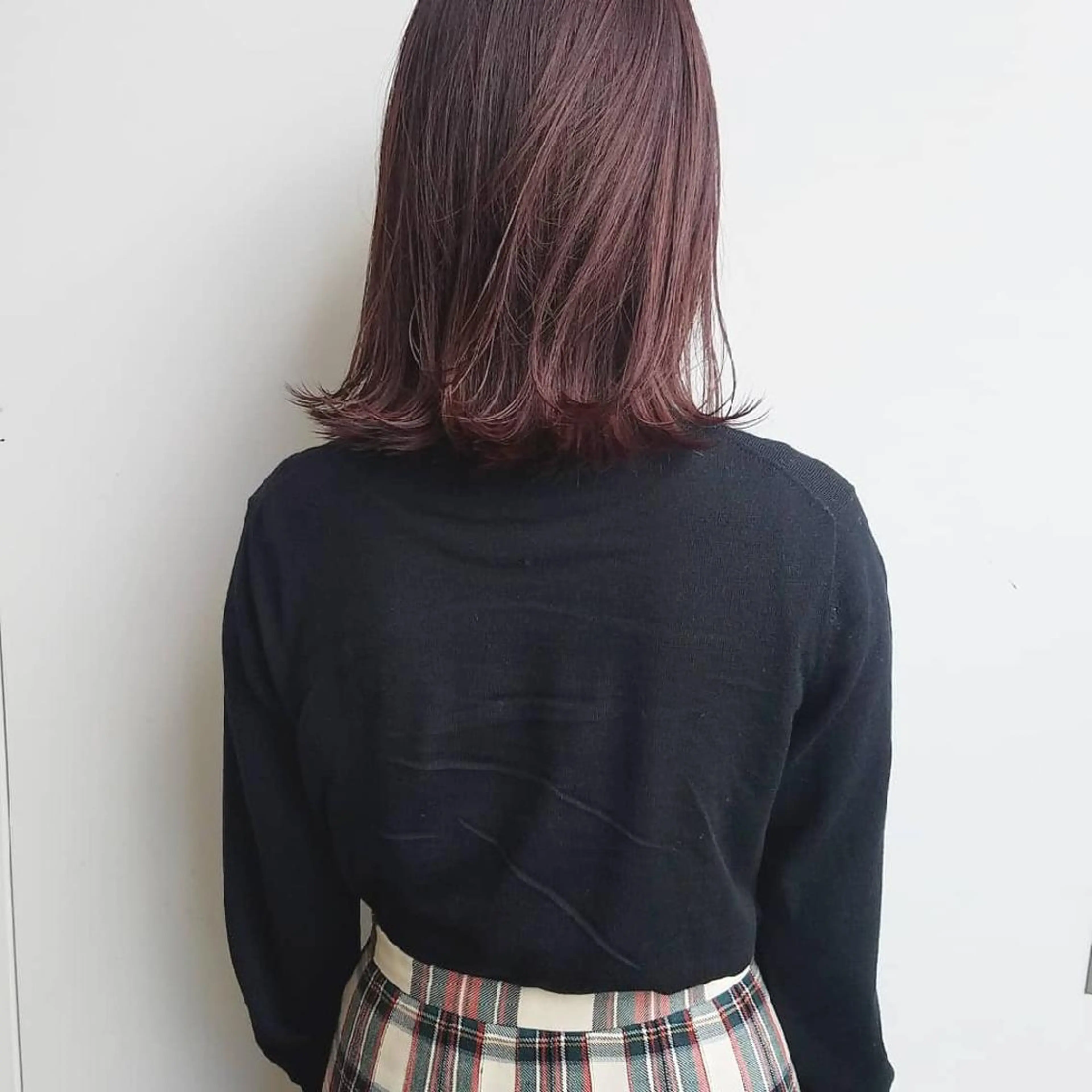 ミディアム カラー パーマ ヘアアレンジ ボルドーカラー ピンクカラー iplus✴ まつげ、眉毛、耳つぼのマツエク・マツパデザイン