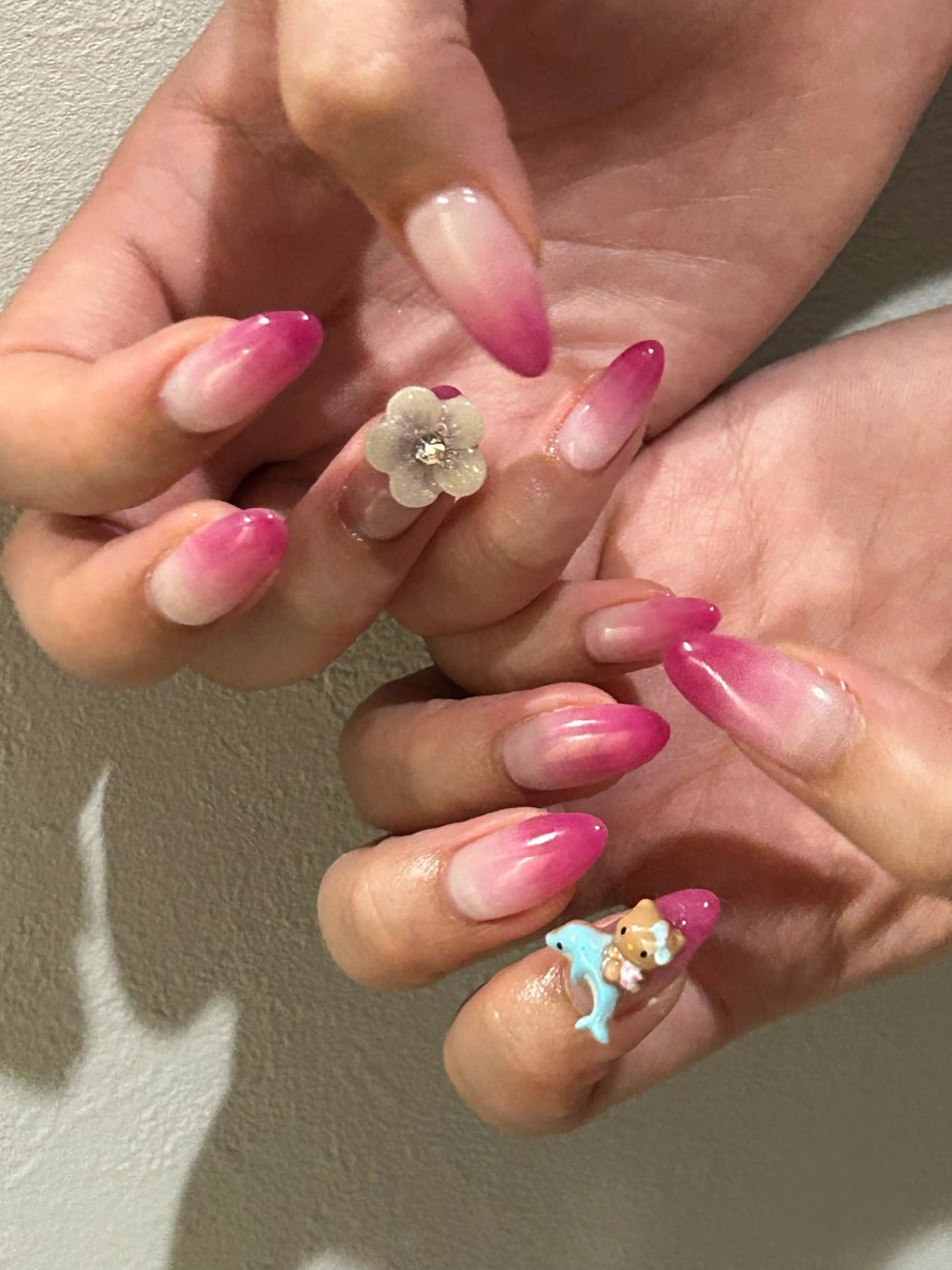 ネイル グラデーション 夏ネイル Yuni.所属・sakae yurinaのネイルデザイン