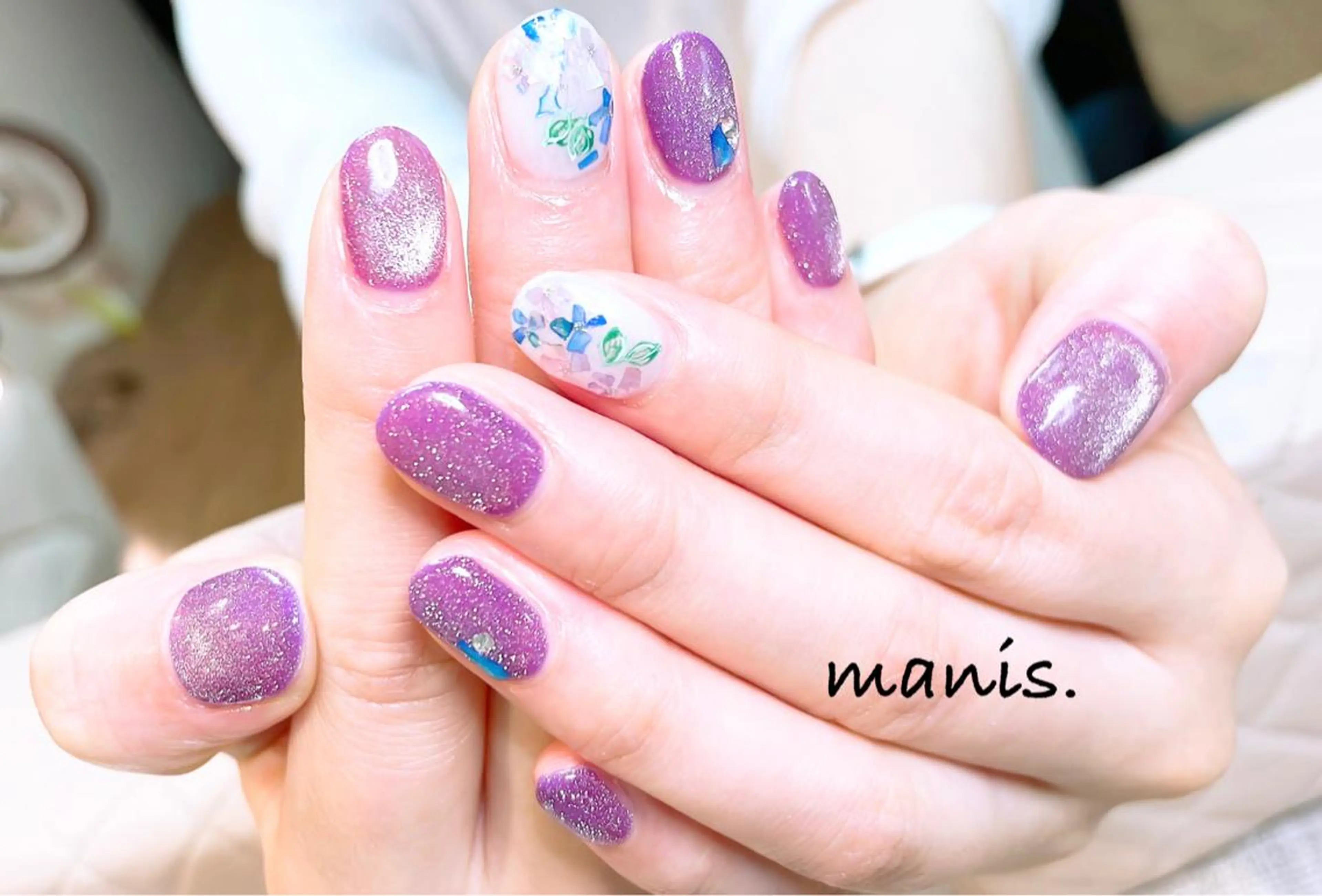 ネイル manis .のネイルデザイン