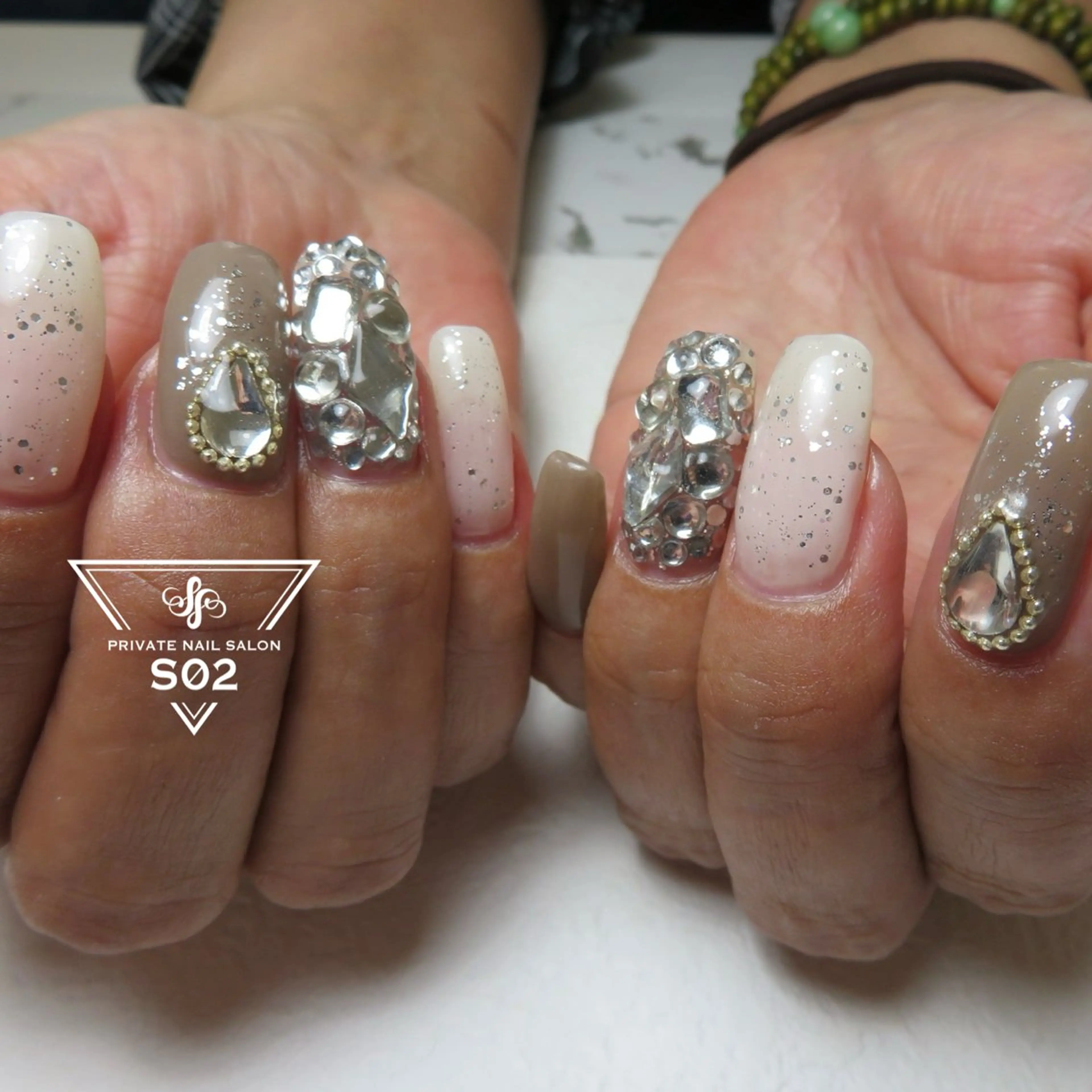 ネイル 持ち込み S02 𝙲𝚑𝚒𝚎のネイルデザイン