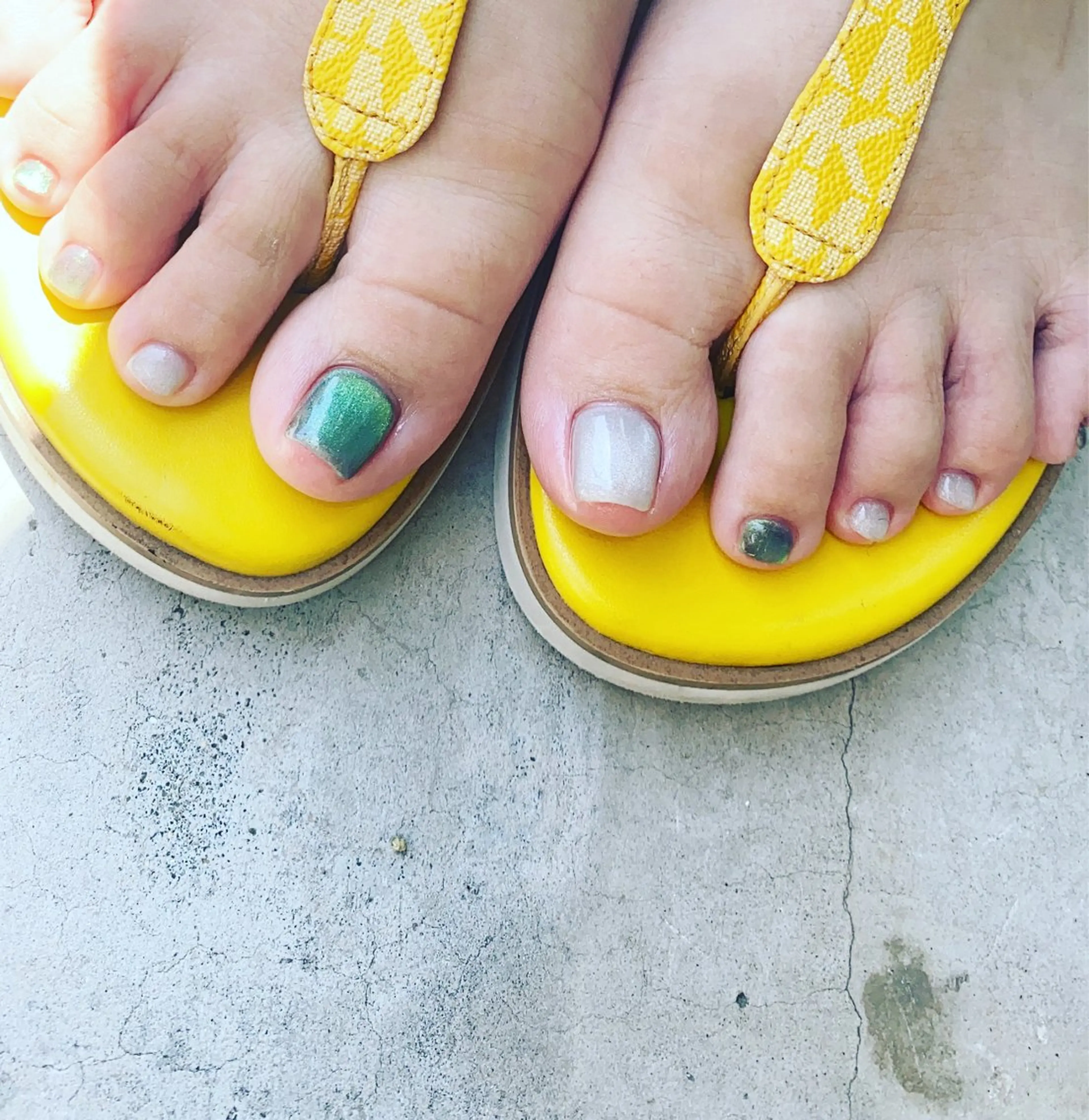 ネイル マグネットネイル ワンカラーネイル ハンドネイル フットネイル ハンドケア nail salon  AlgeTy所属・✴︎:.｡. MAKI.｡.:✴︎のネイルデザイン