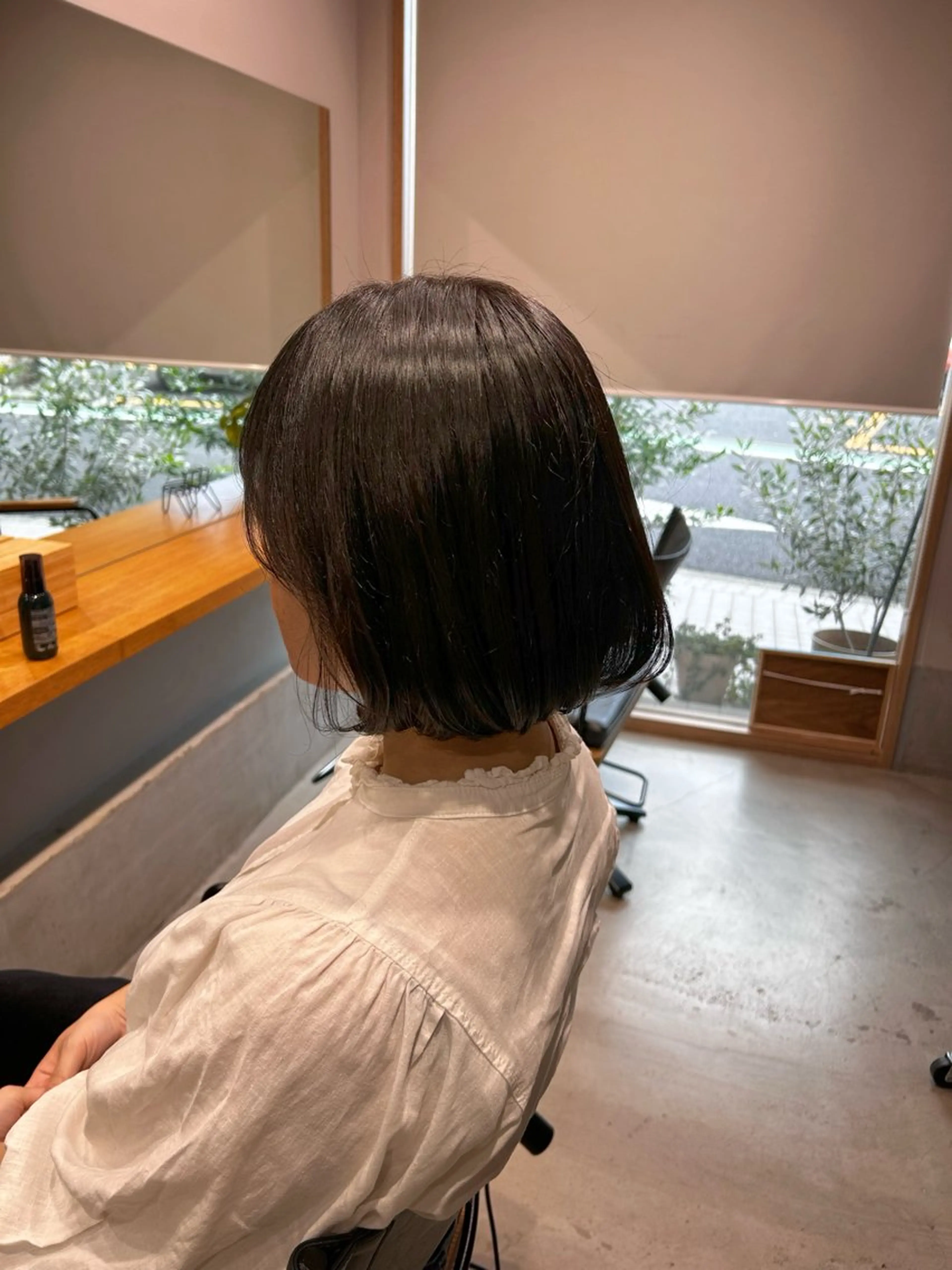 ショート カラー ブラウンカラー オリーブブラウン MINX The pass所属・透明感ケアカラー/ レイヤー/ryokaのヘアスタイル