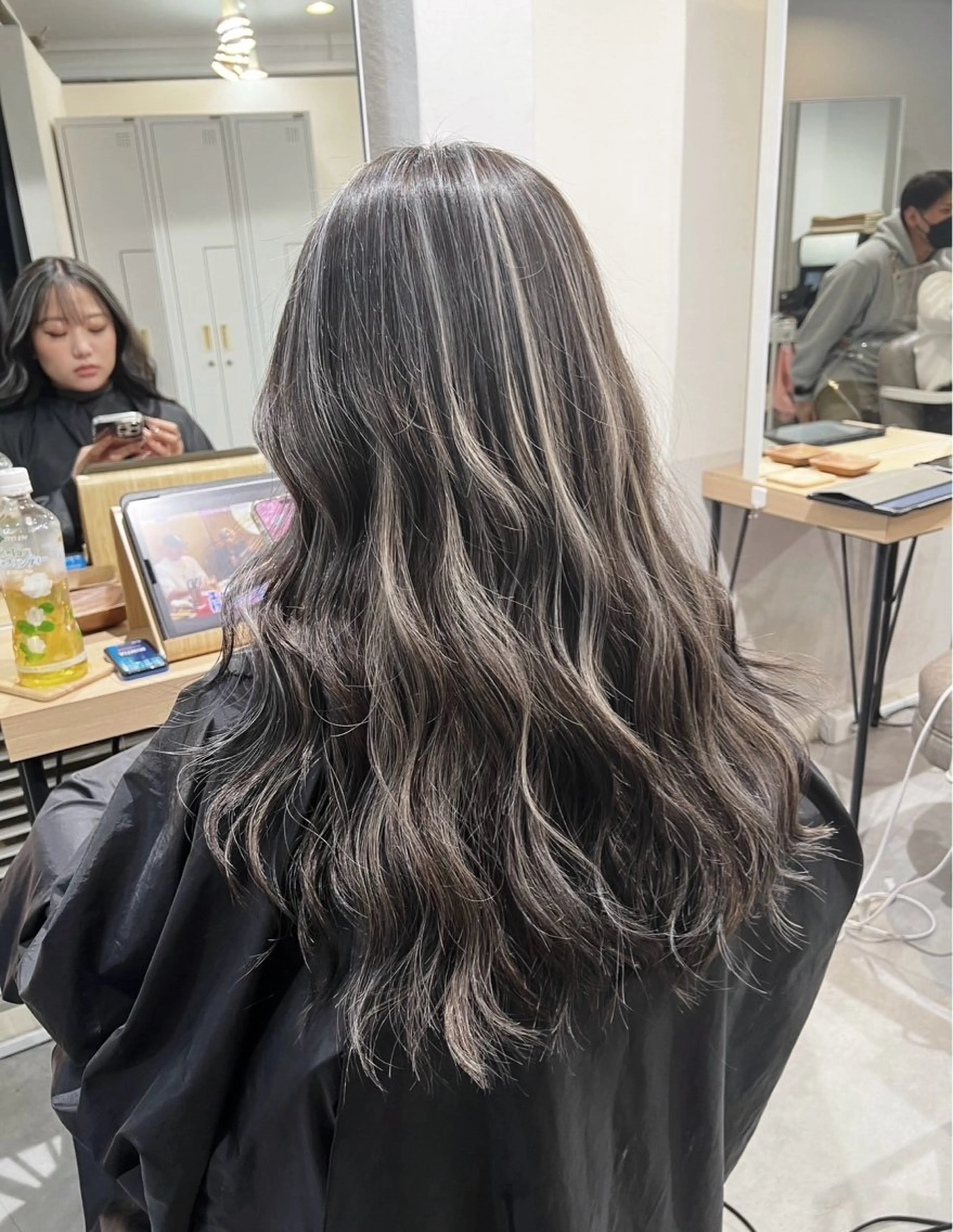 ロング カラー ダークグレー ダークグレージュ グレージュ ハイライトカラー ハイライト ヘアカラー トリートメント ROBIN所属・指名数No.1 /NAOYAのヘアスタイル
