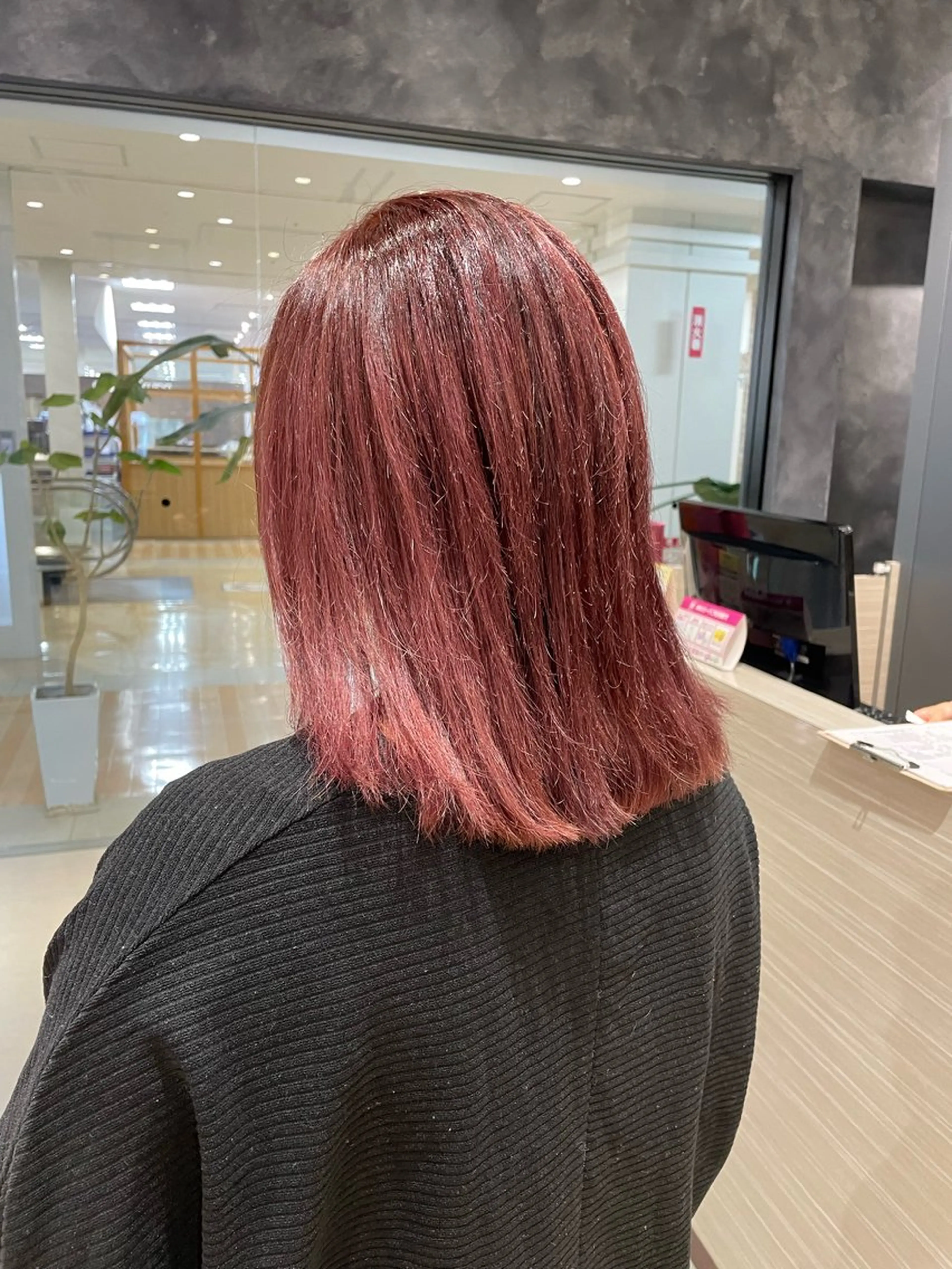 セミロング キルンサンピアン所属・ナチュラルカラー 児玉優香のヘアスタイル