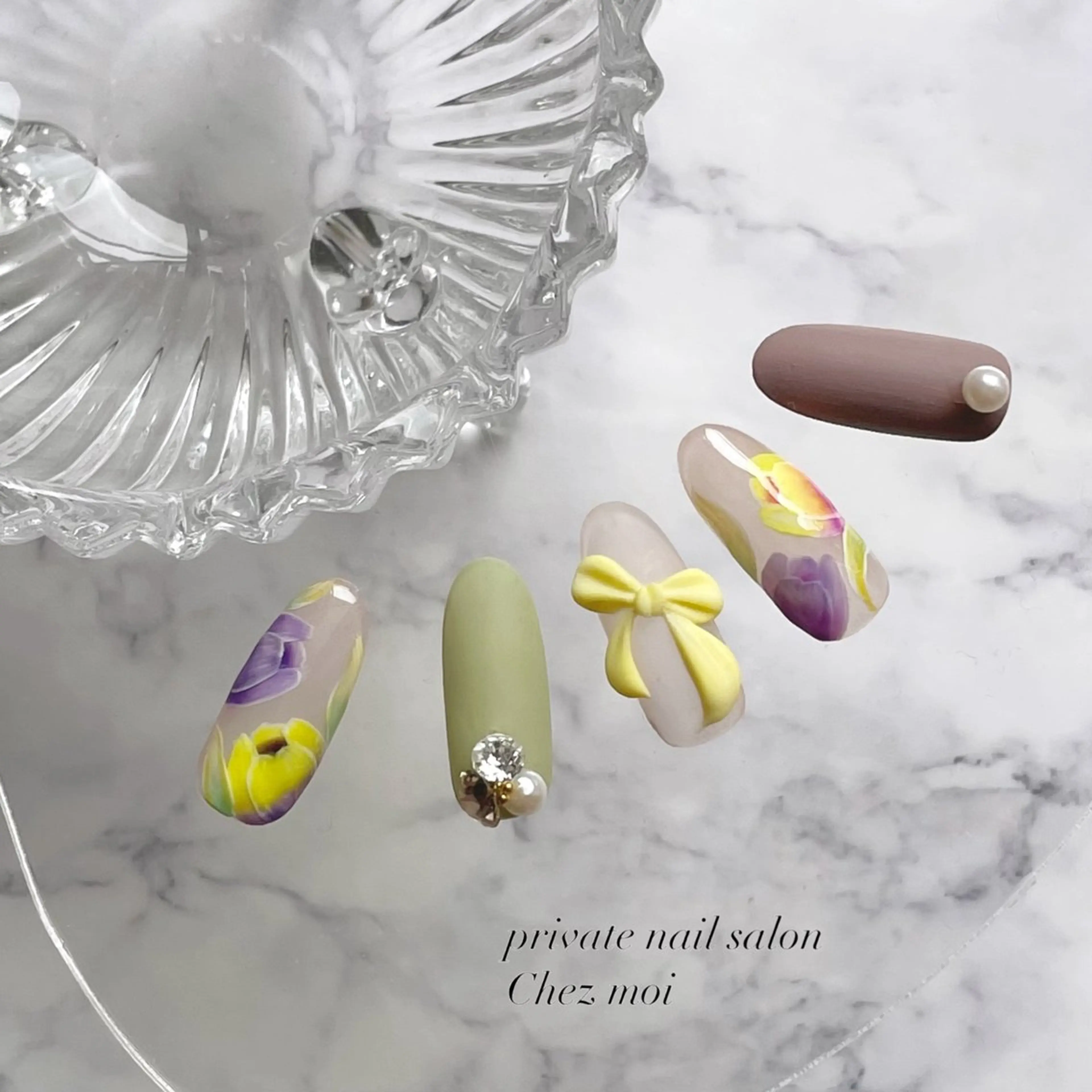 ネイル KOMINE TOMOKOのネイルデザイン