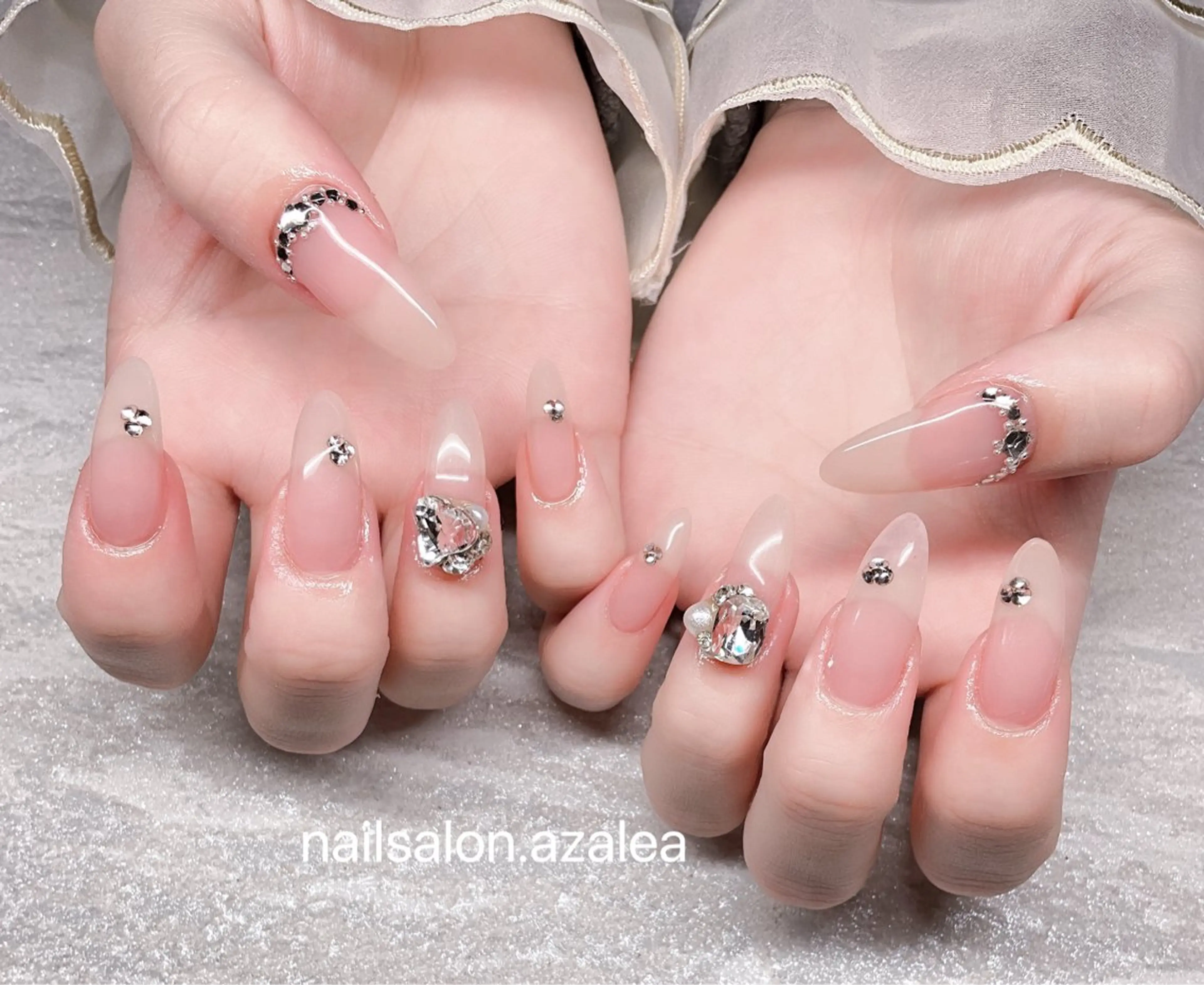 ネイル ハンドネイル R inのネイルデザイン