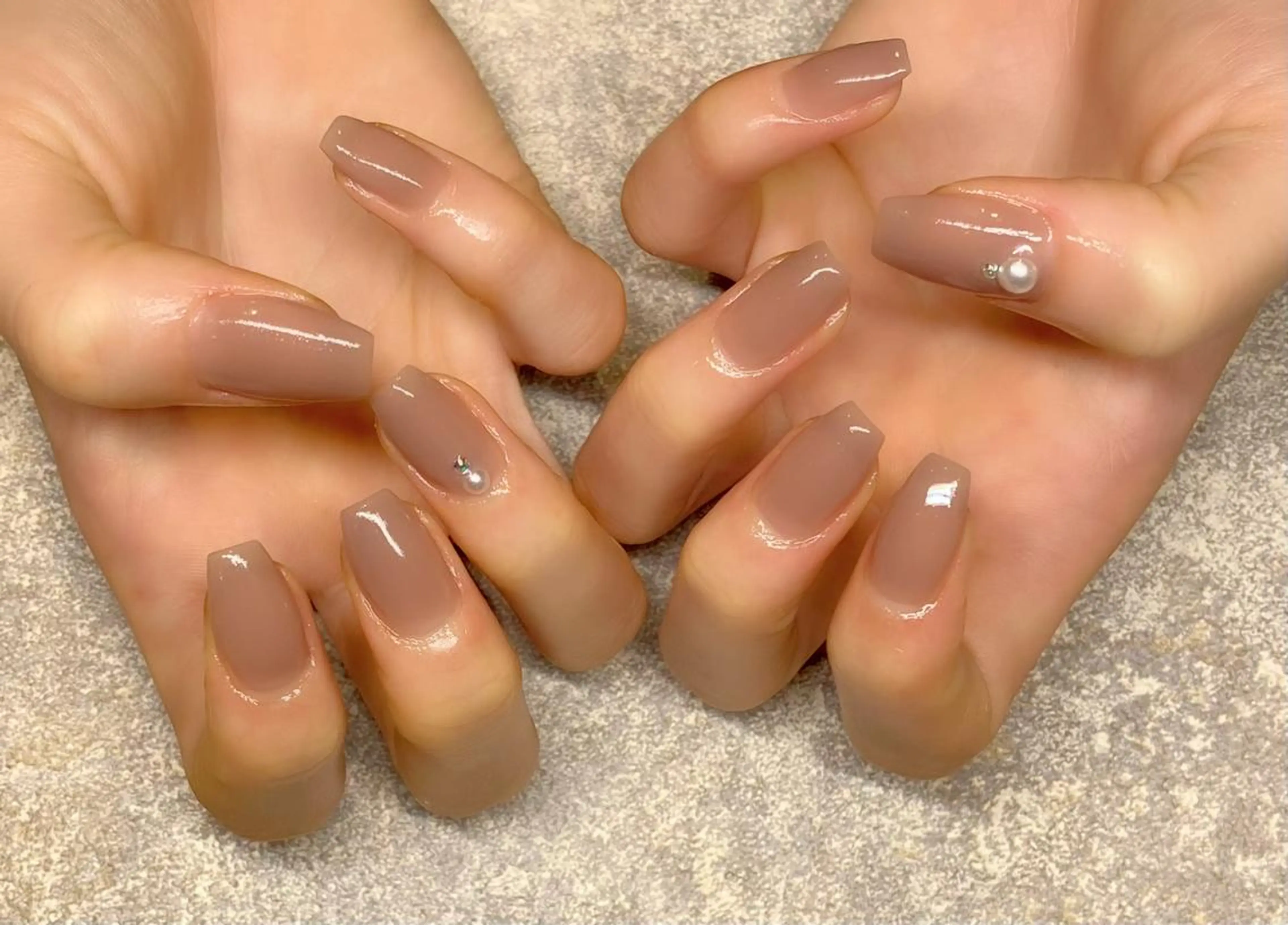 ネイル ストーンネイル Lino+ ネイル&よもぎ蒸しのネイルデザイン