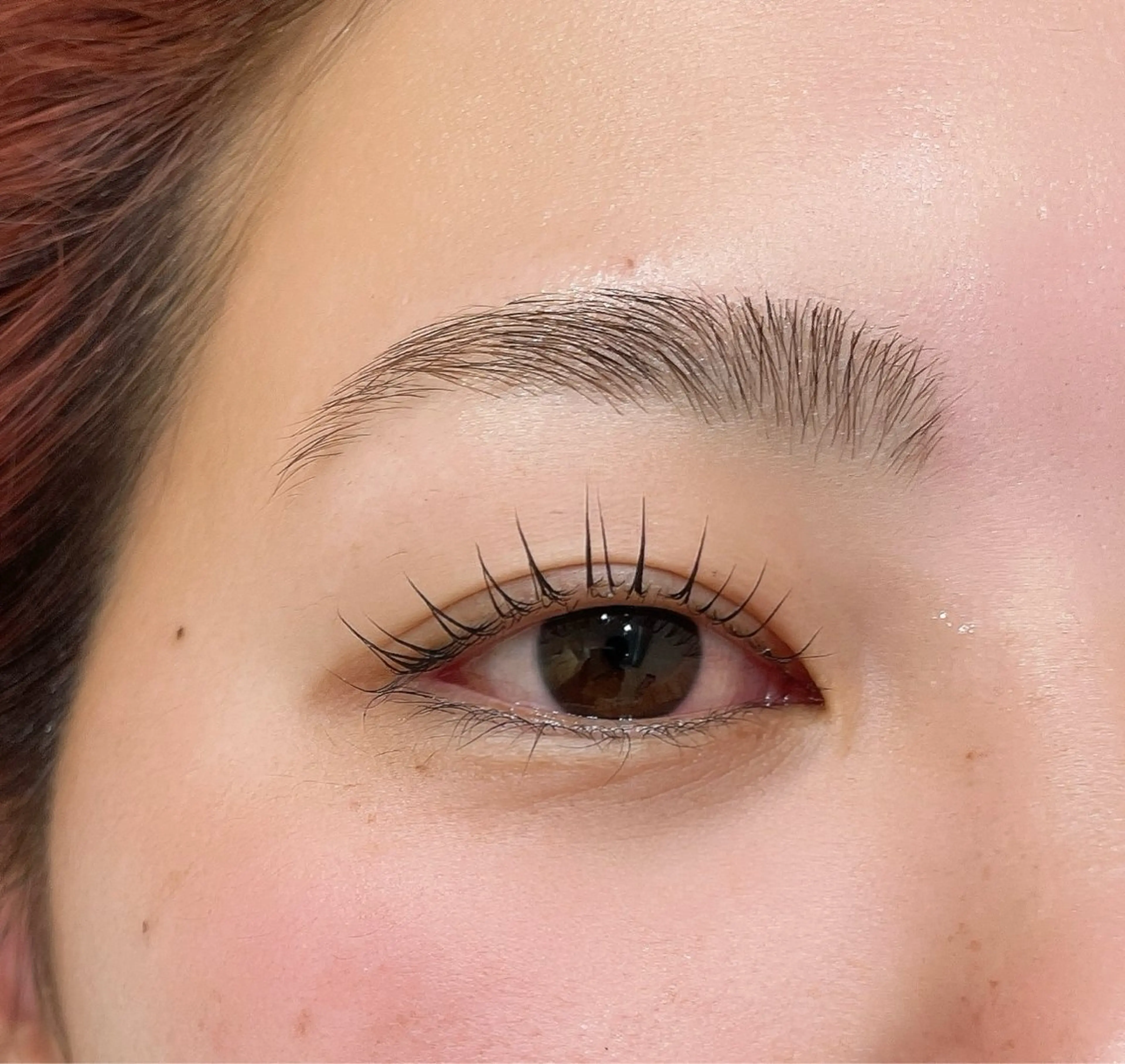 マツエク・マツパ カラーマツエク マツパ une FEMINの眉毛・アイブロウイメージ