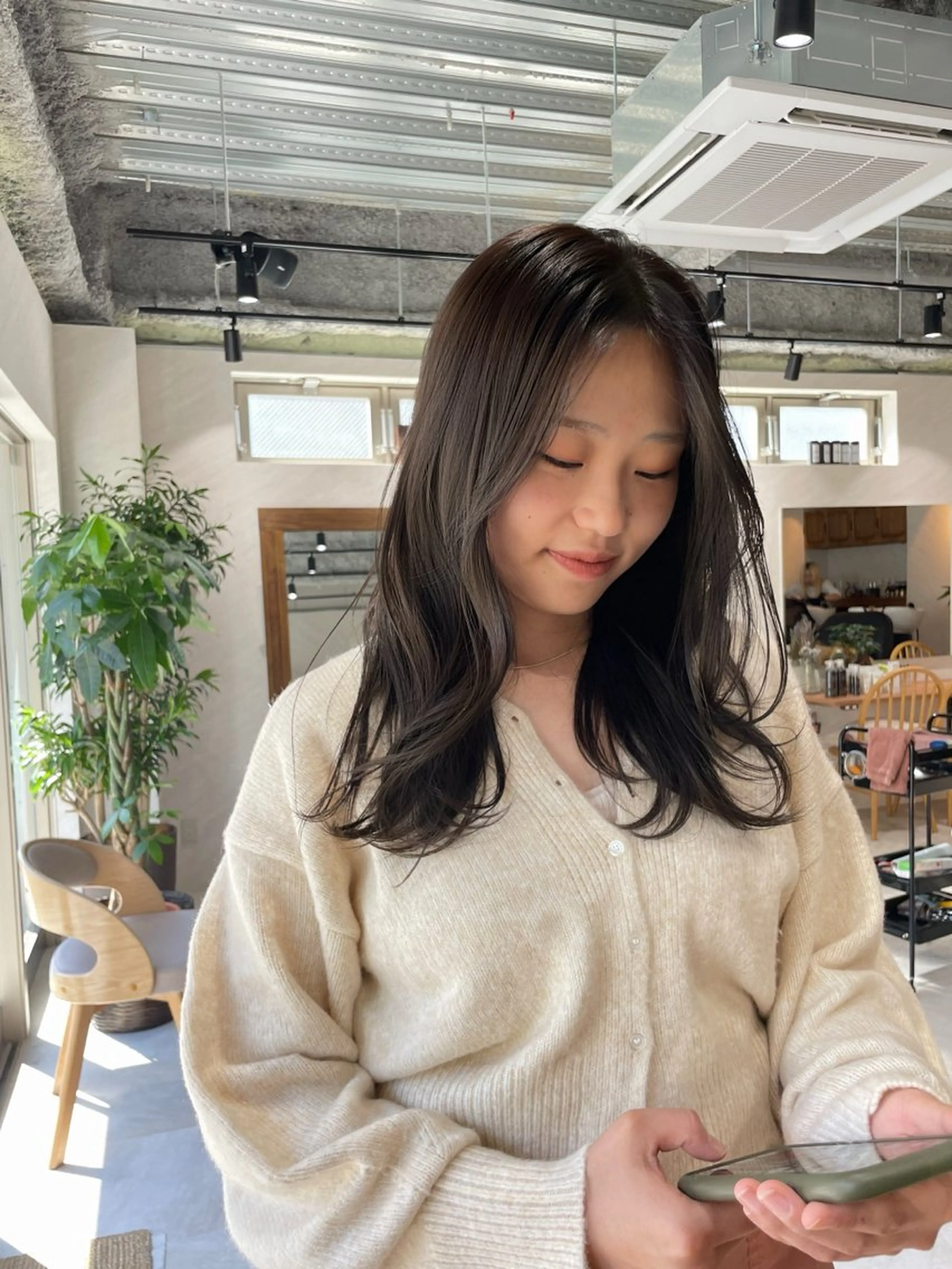 ロング カラー ヘアカラー トリートメント 🍐透明感カラー🍐 レイヤーカットのヘアスタイル