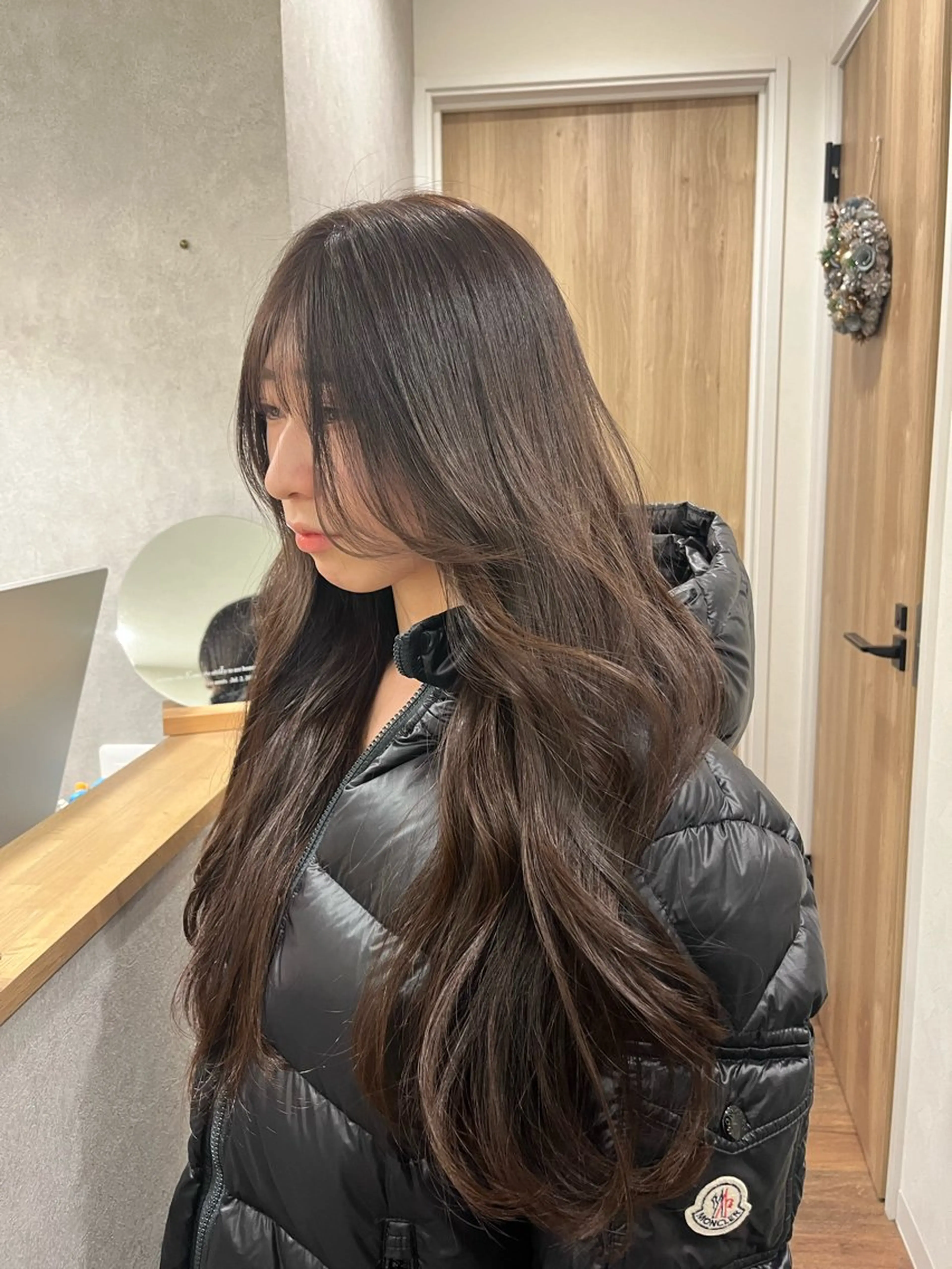 ロング カラー ヘアカラー anon Loemのヘアスタイル