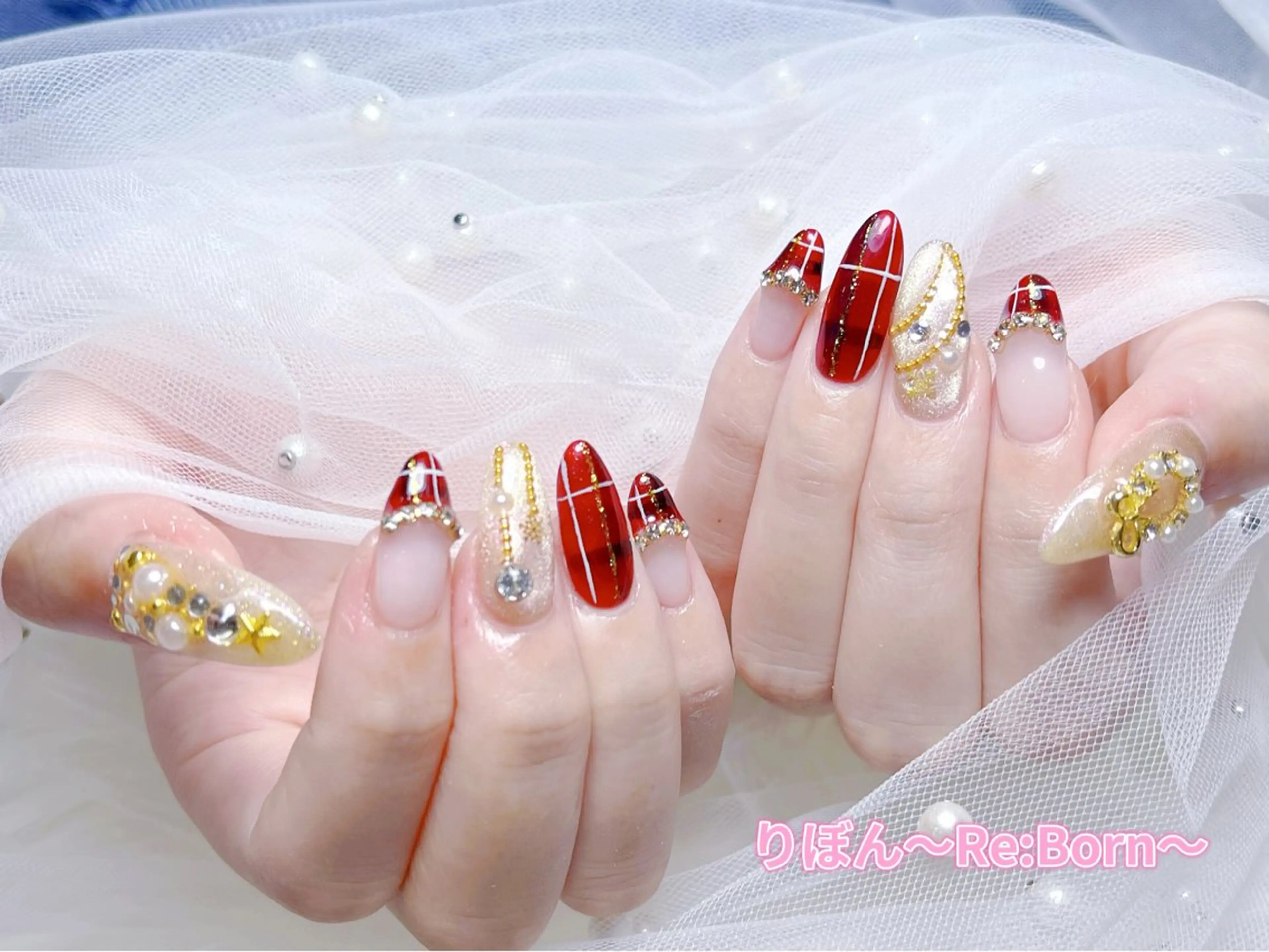セミロング 韓国風ヘア ハンドネイル りぼん Re:Bonrのネイルデザイン