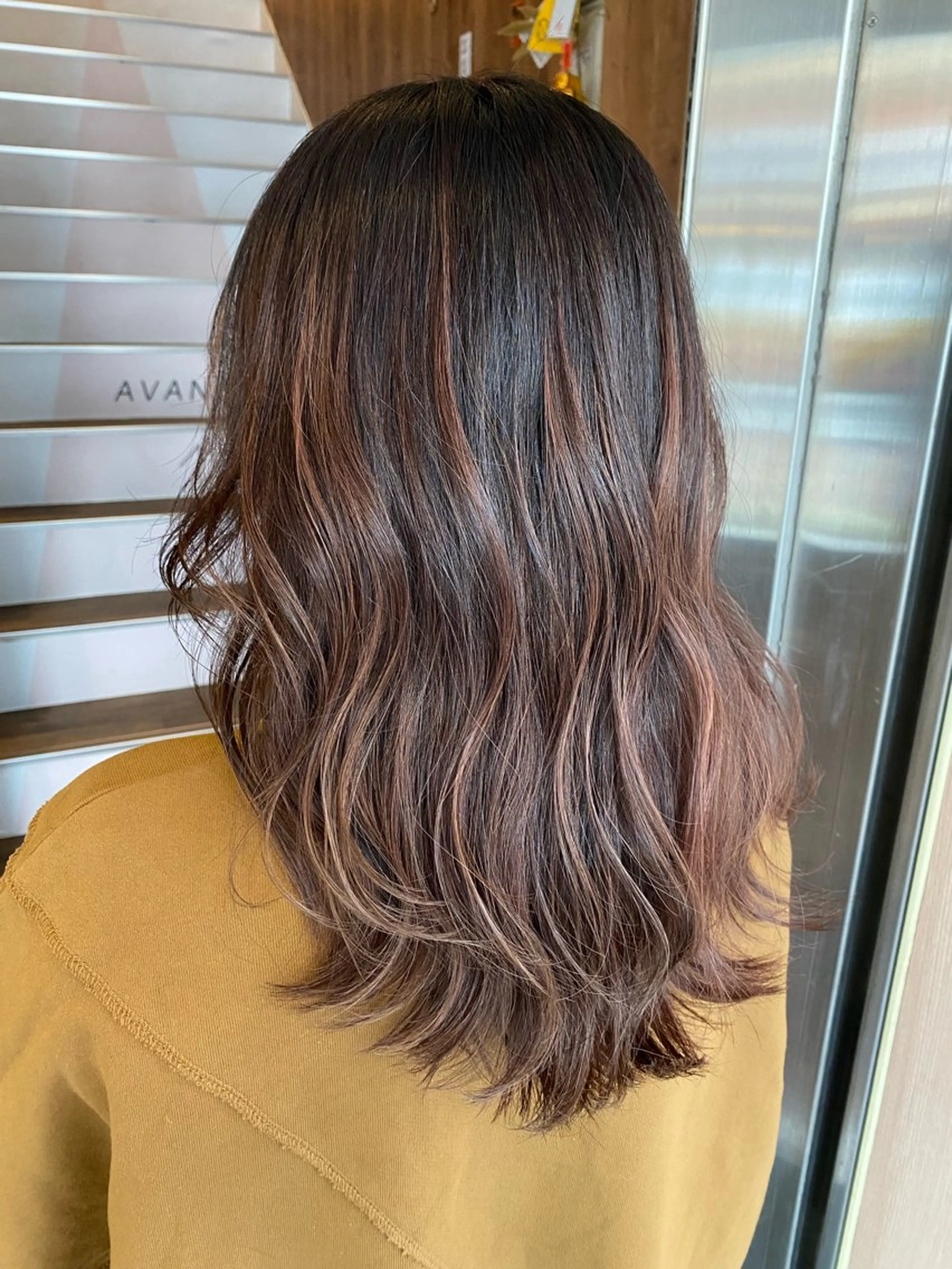 セミロング カラー 村上 ゆういのヘアスタイル