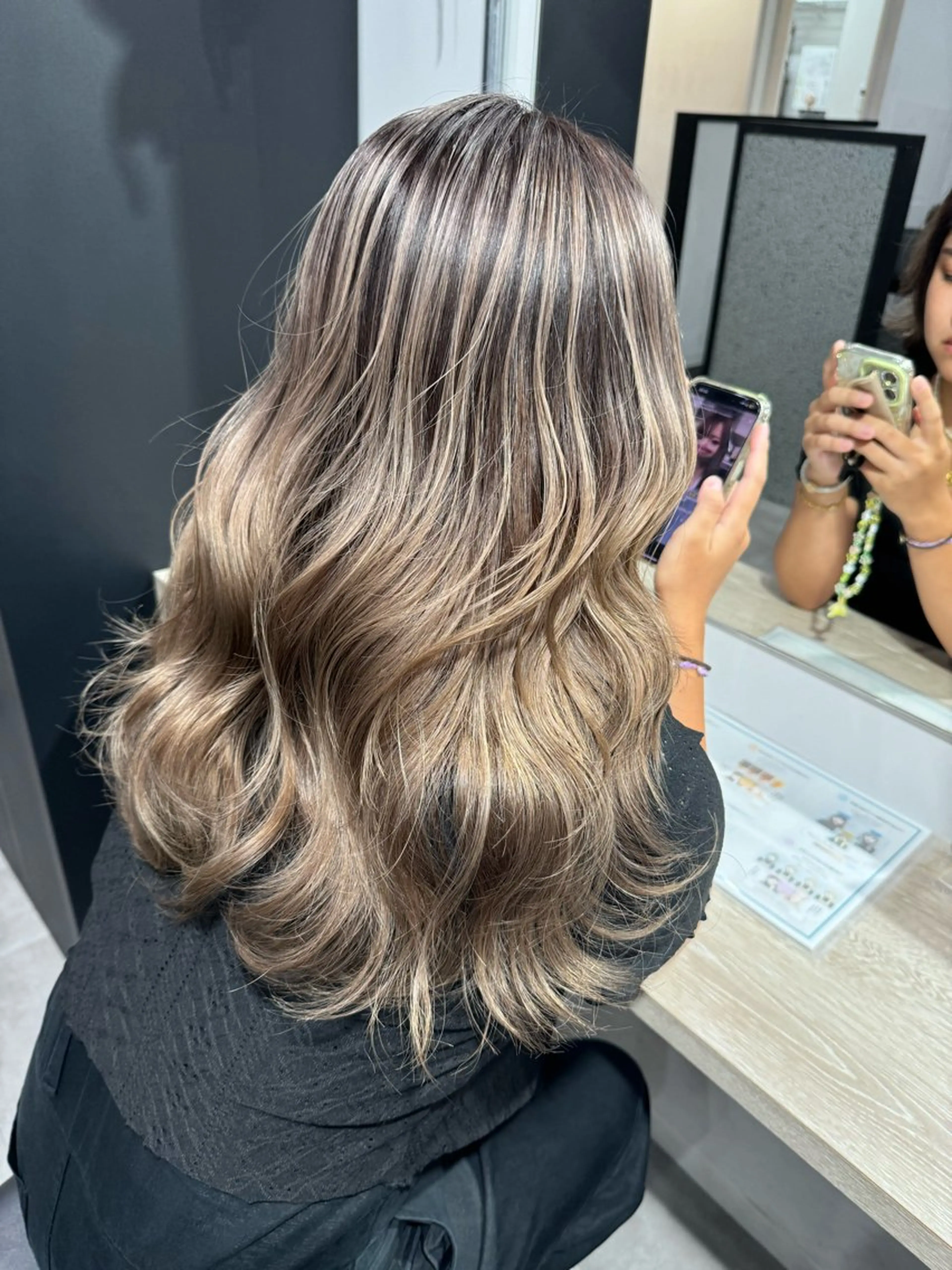 セミロング カラー ダブルカラー🩰 CHIHIRO👒のヘアスタイル