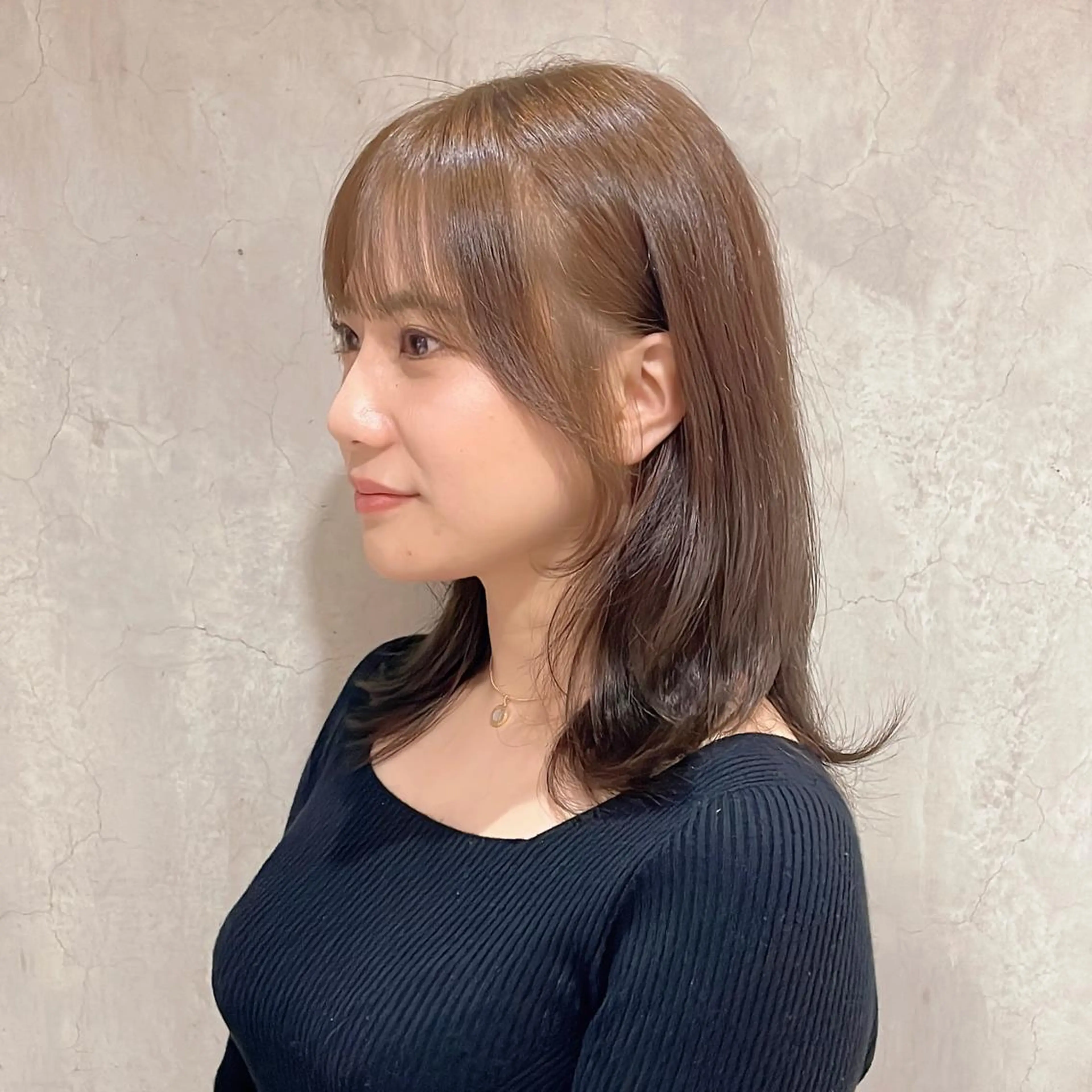 ミディアム カット ヘアカラー トリートメント 🌹ハッシュカット、 レイヤー韓国ヘア🌹のヘアスタイル