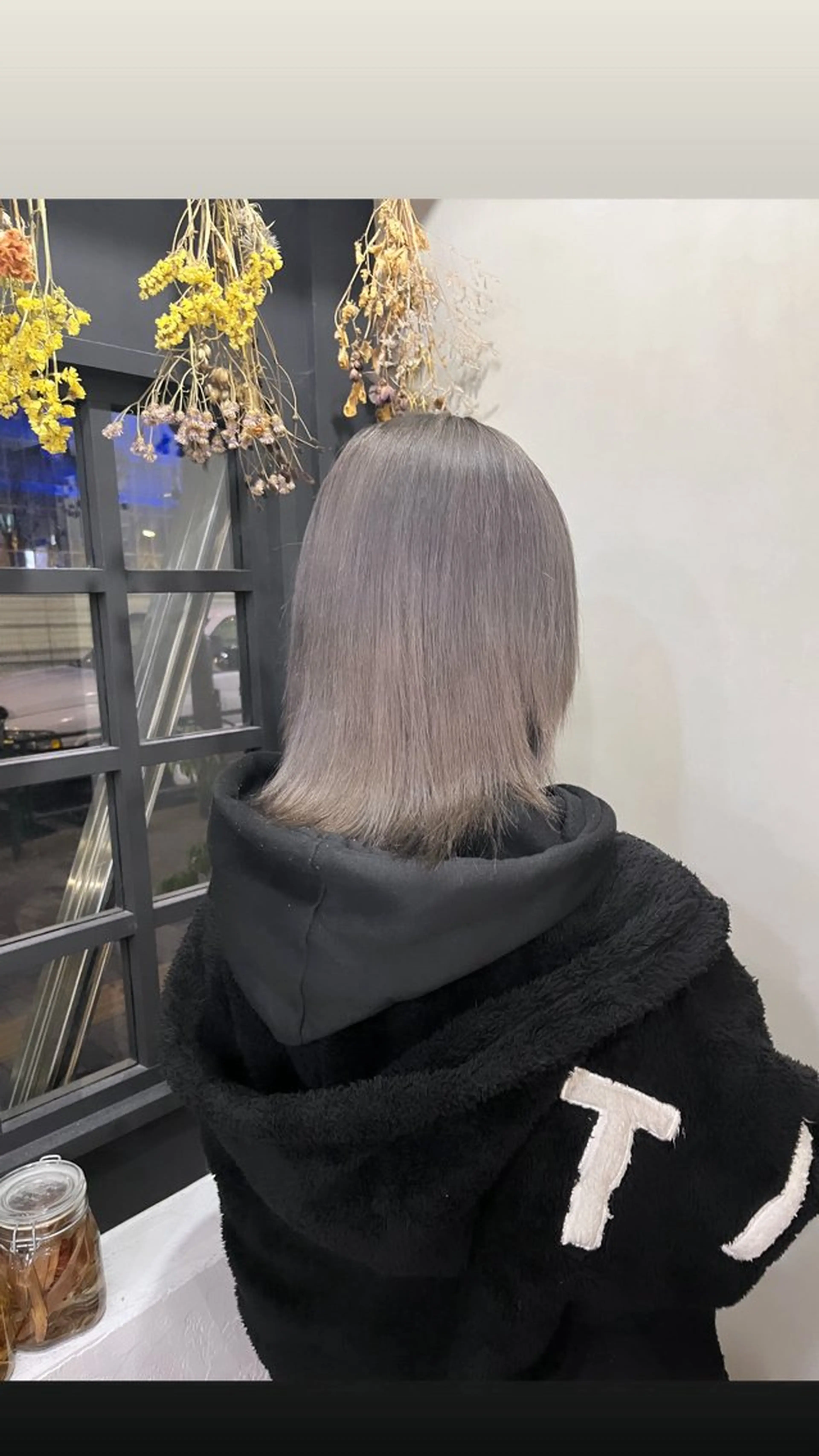 セミロング ブリーチなしダブルカ ラー🩶manamiのヘアスタイル