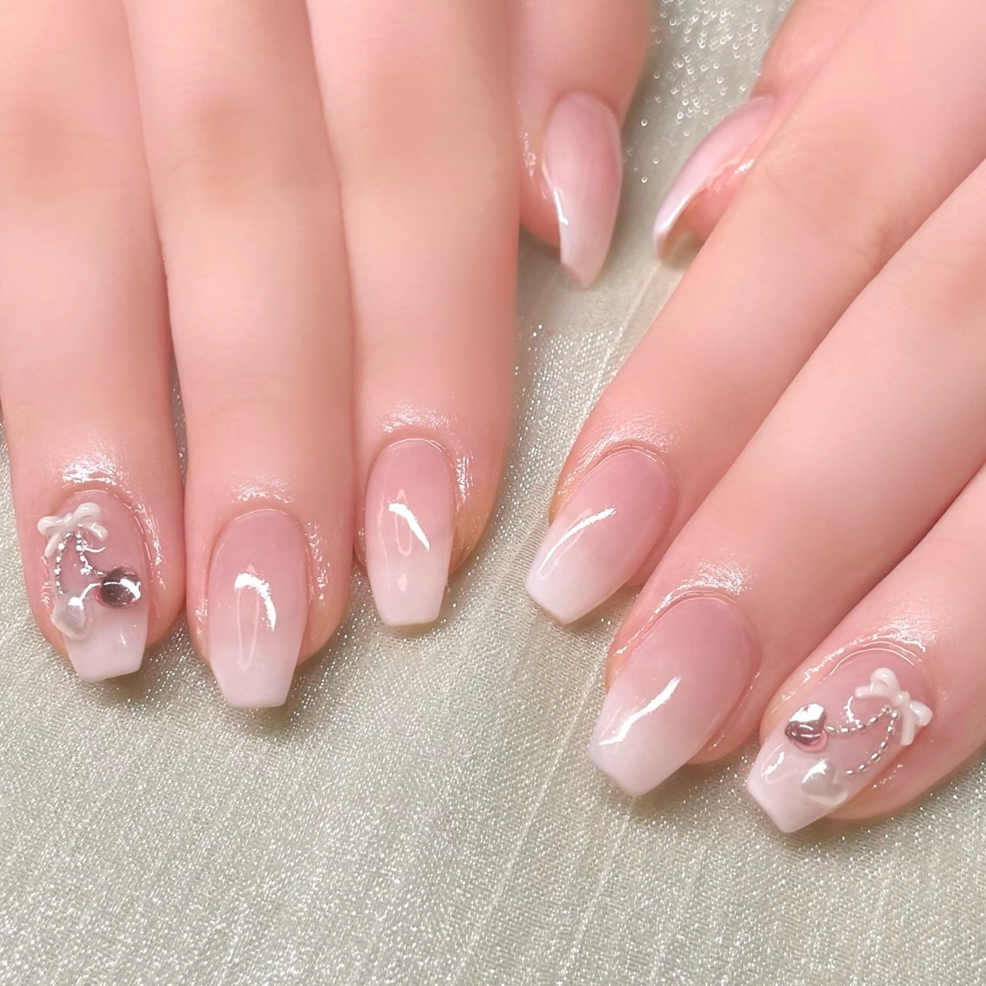 ネイル ストーンネイル ハンドネイル Nailist SUZU所属・Nailist suzuのネイルデザイン