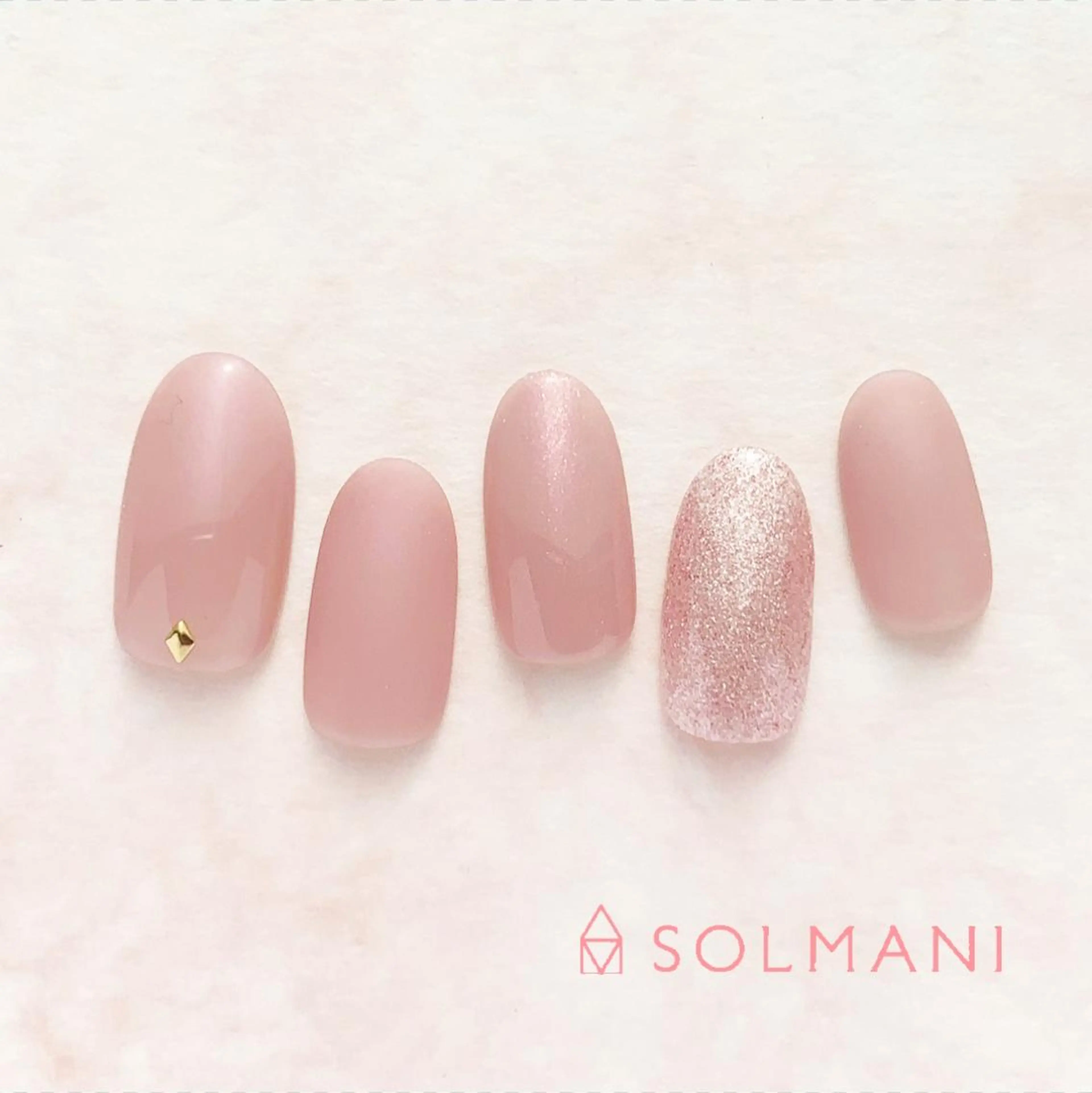 ネイル SOLMANI 予約担当のネイルデザイン