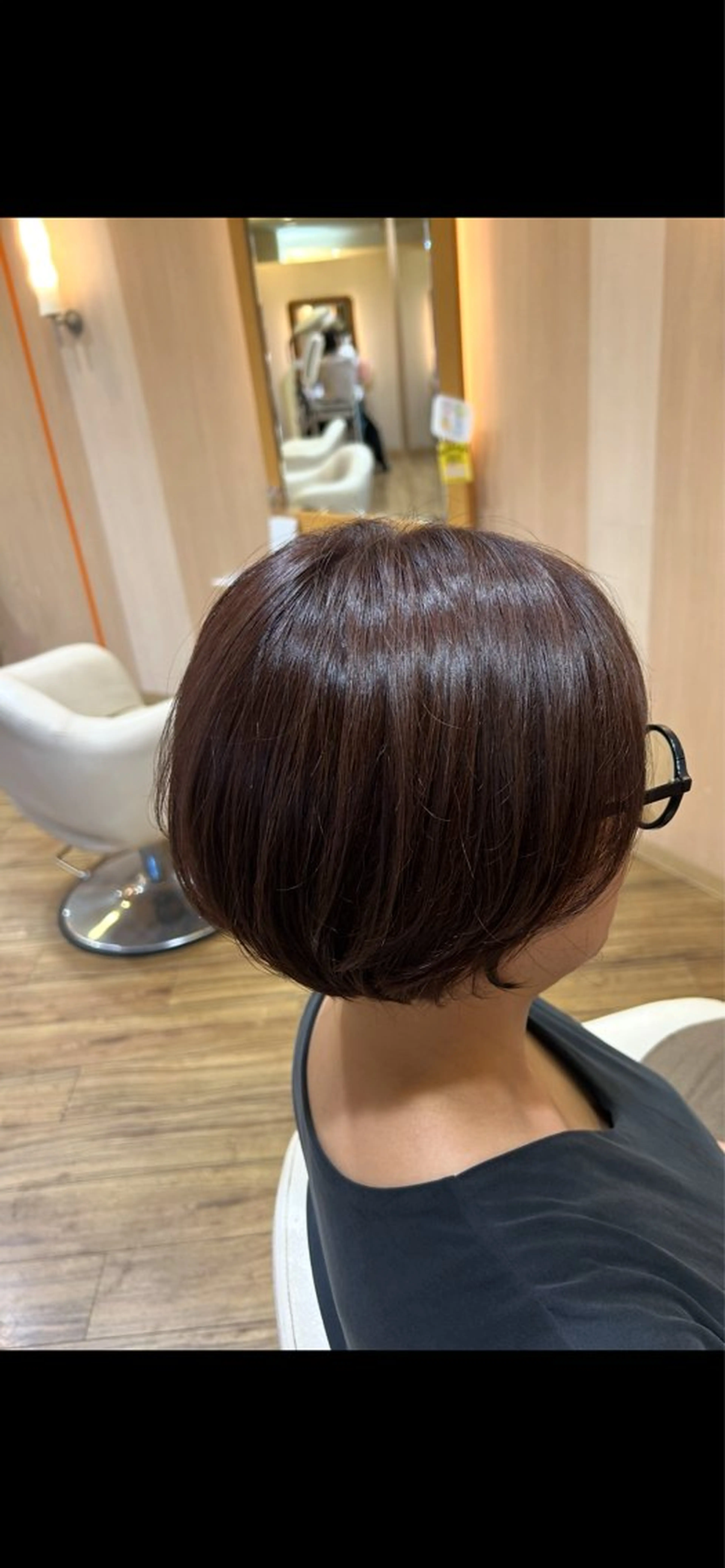 ショート カラー 前田 亜由美のヘアスタイル