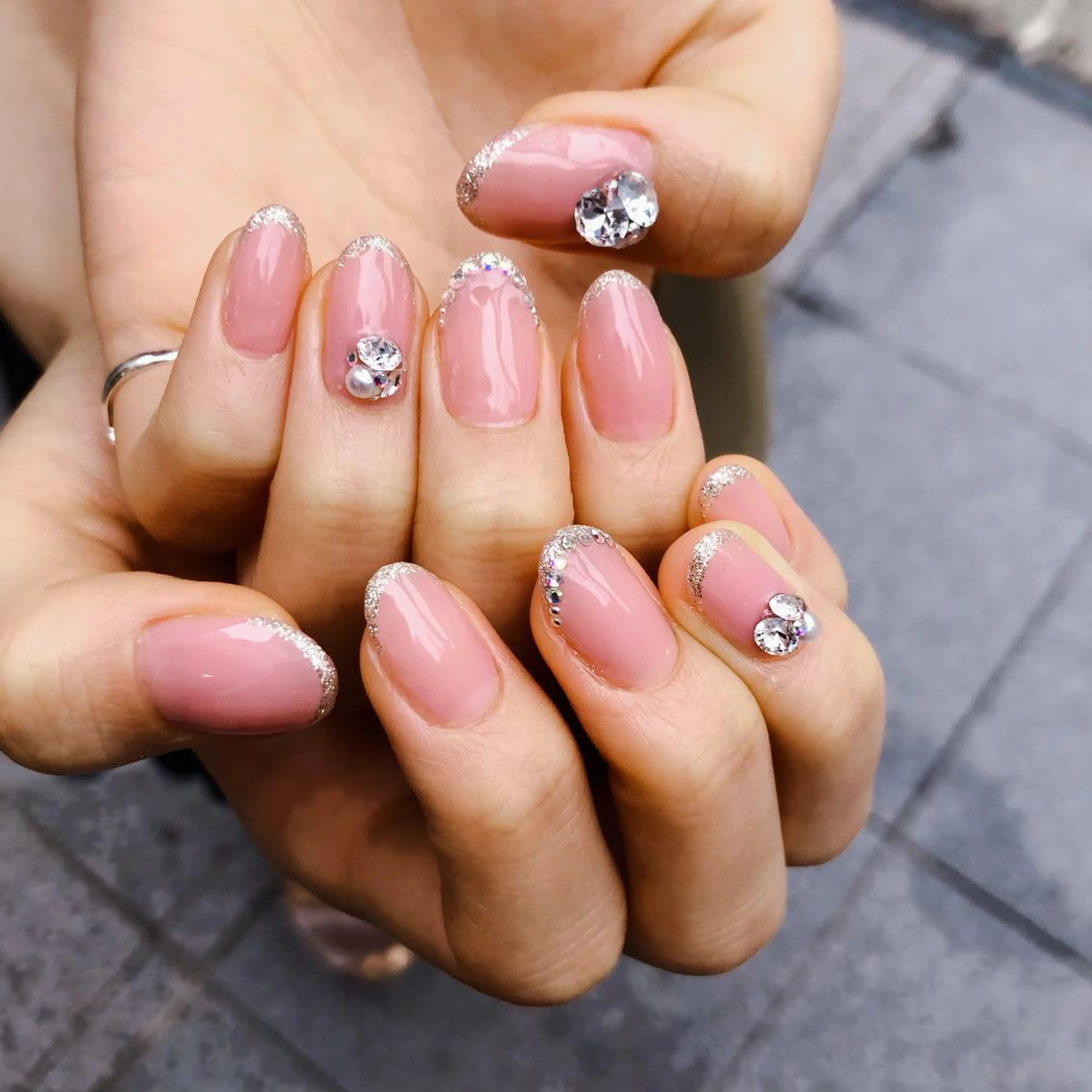 ネイル ストーンネイル shimizu yuuのネイルデザイン