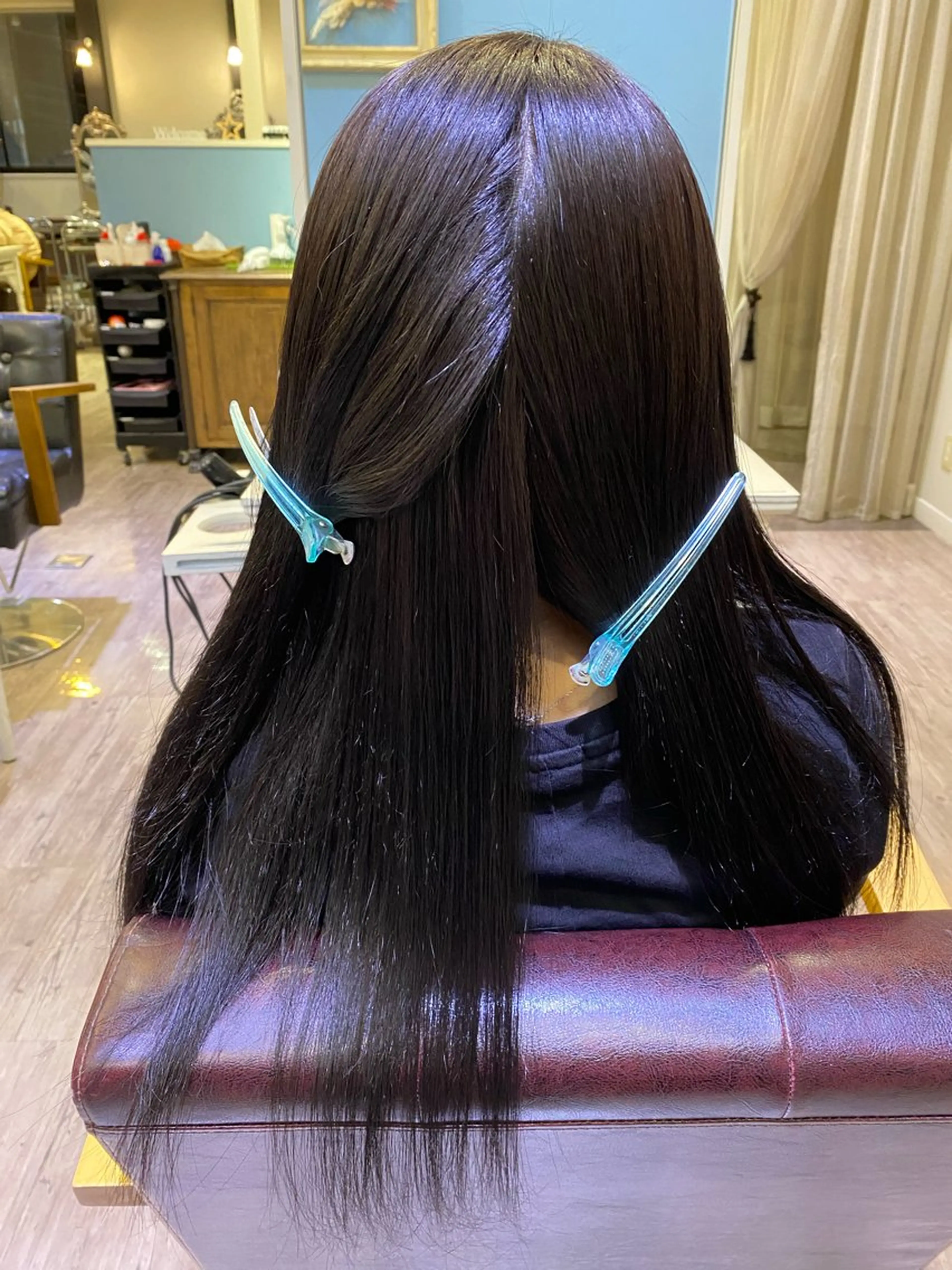 🖤ツヤツヤ ナチュラル ストレートパーマ+質感再整トリートメント🖤 ¥6,600~(長さ料金別途)の写真