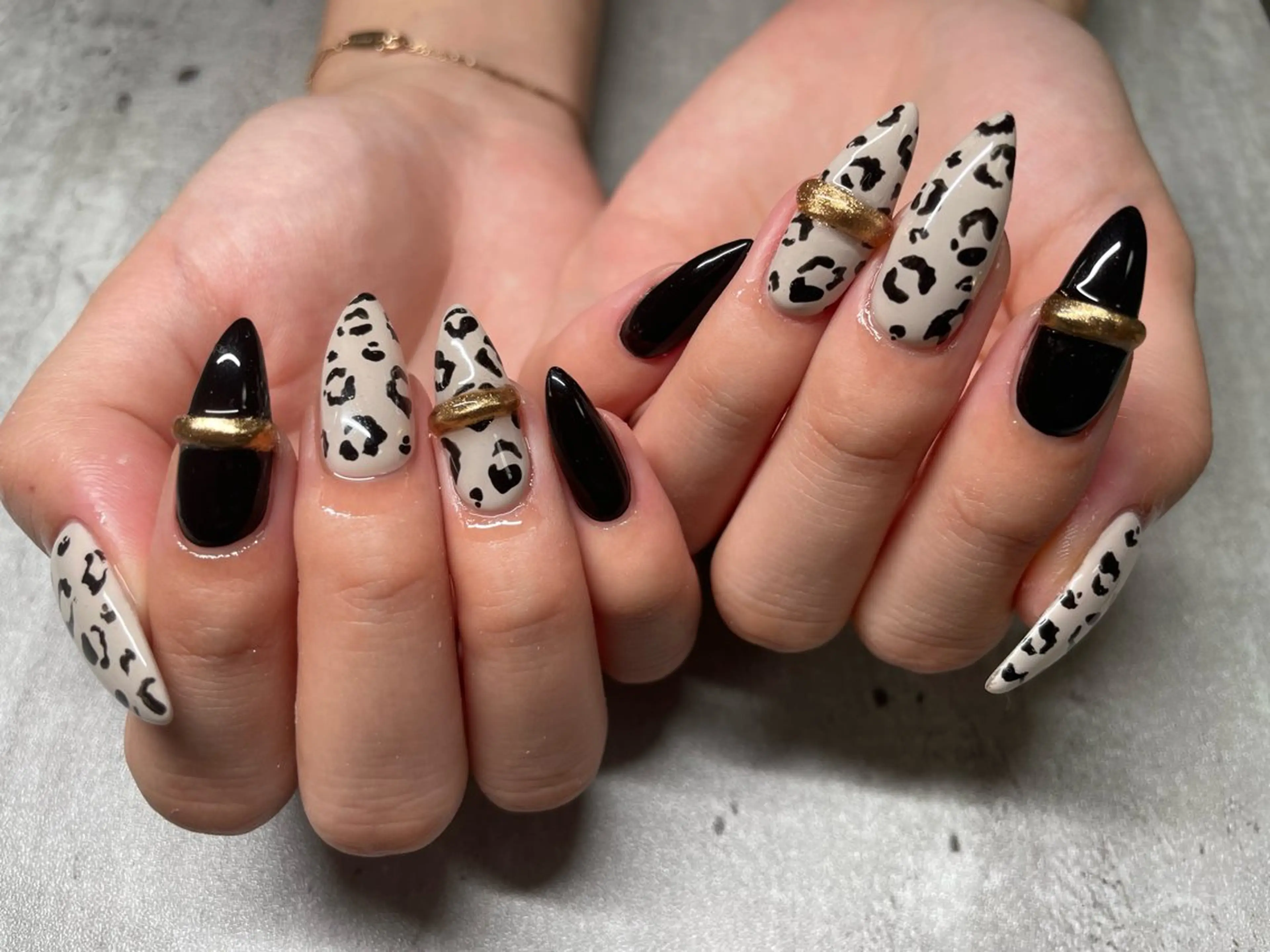 ネイル Roi〈ロワ〉 Akariのネイルデザイン