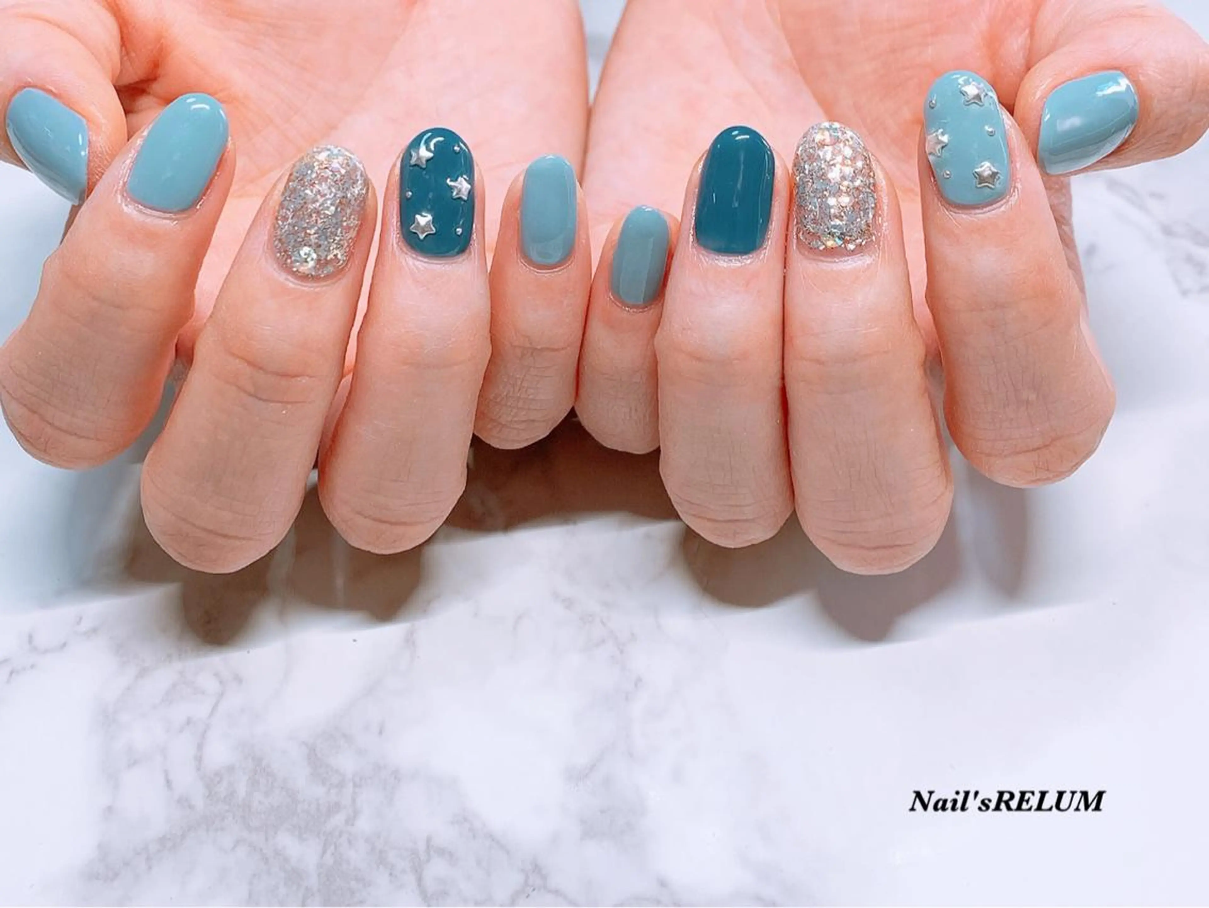 ネイル THECOLORS所属・近貞 莉奈のネイルデザイン