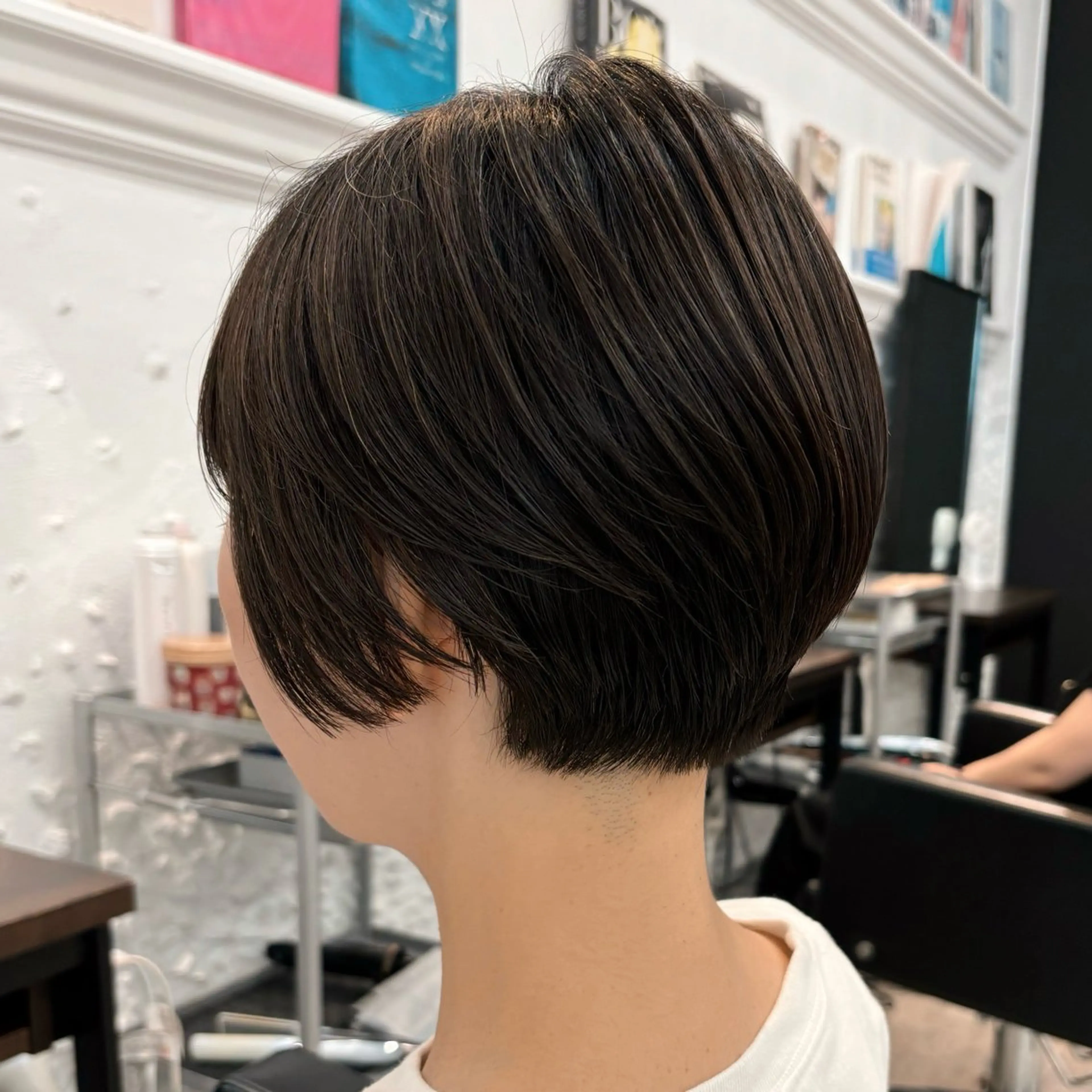 ショート カラー ショートヘア 🌱ボブ/レイヤー/ ベージュ/あやみ✨のヘアスタイル