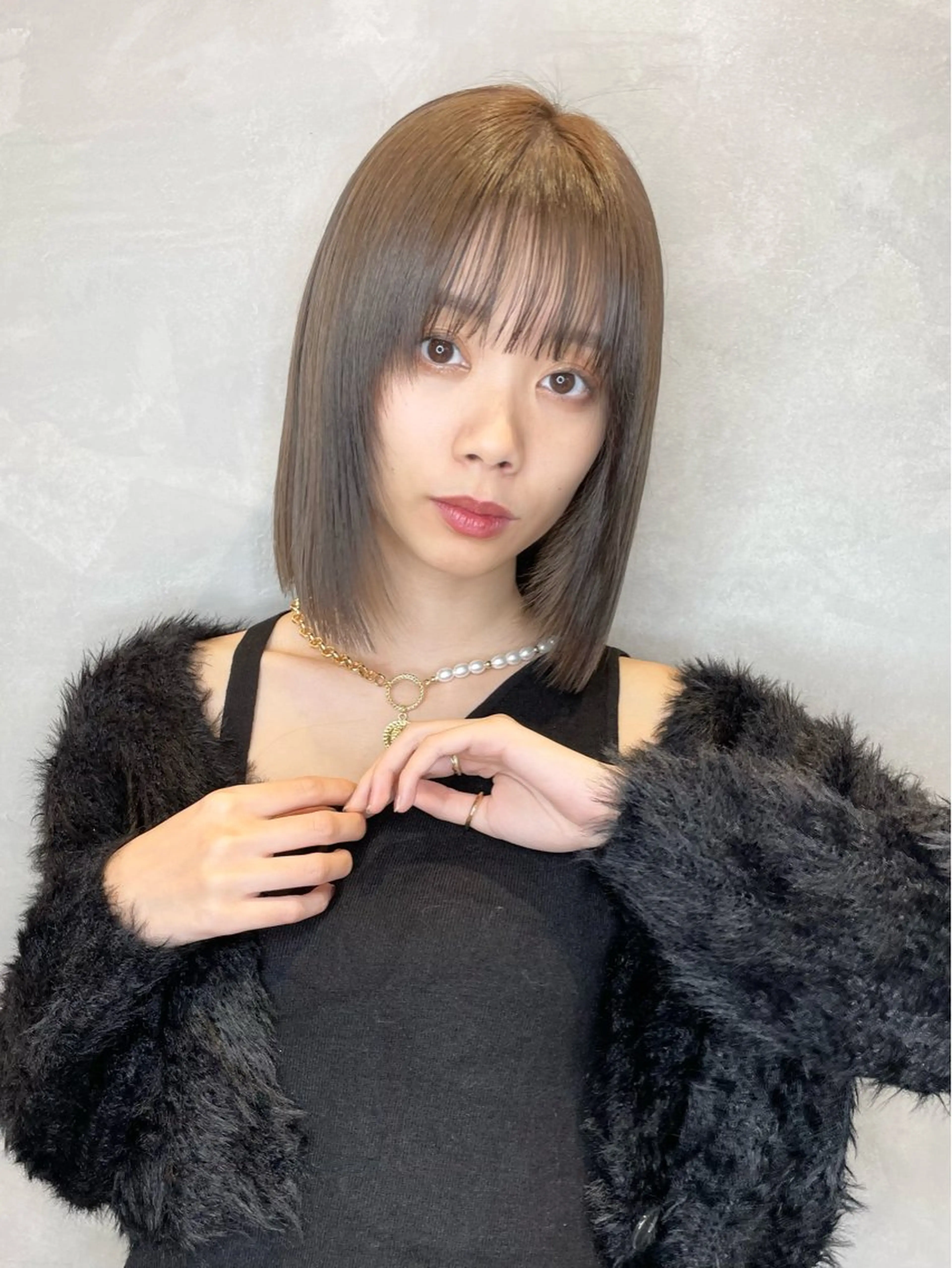 ミディアム 切りっぱなしボブ ワンレンボブ ショートボブ ボブ くびれヘア カット ヘアカラー ボブ/デザインカラー /表参道/新井美有紀のヘアスタイル