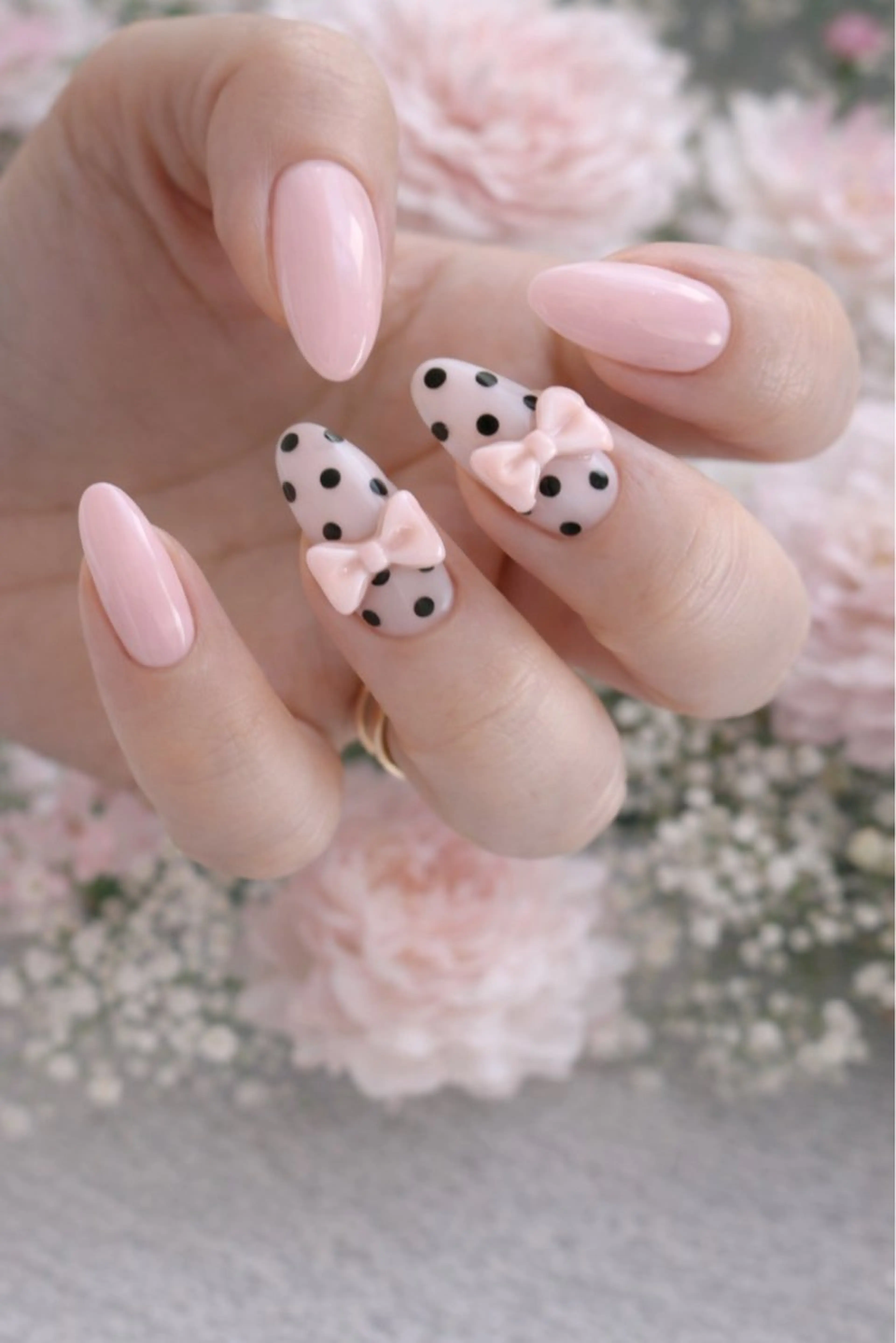 ネイル アートネイル ゴールド ハンドネイル Roger 舞のネイルデザイン